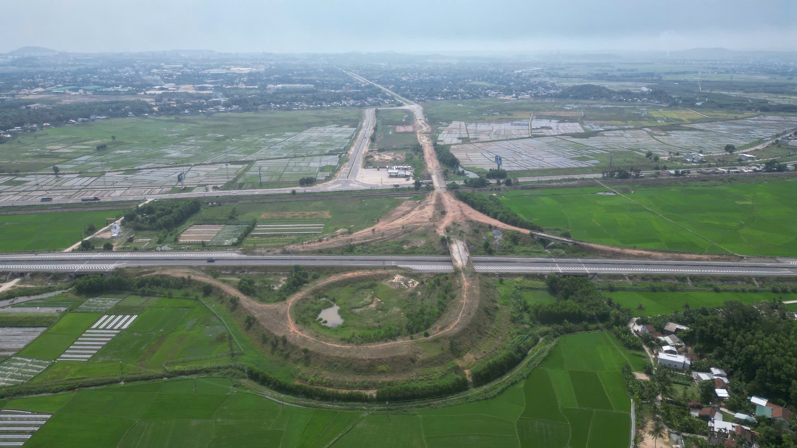 Khởi công nút giao Trì Bình trên cao tốc Đà Nẵng - Quảng Ngãi trong tháng 5- Ảnh 1.