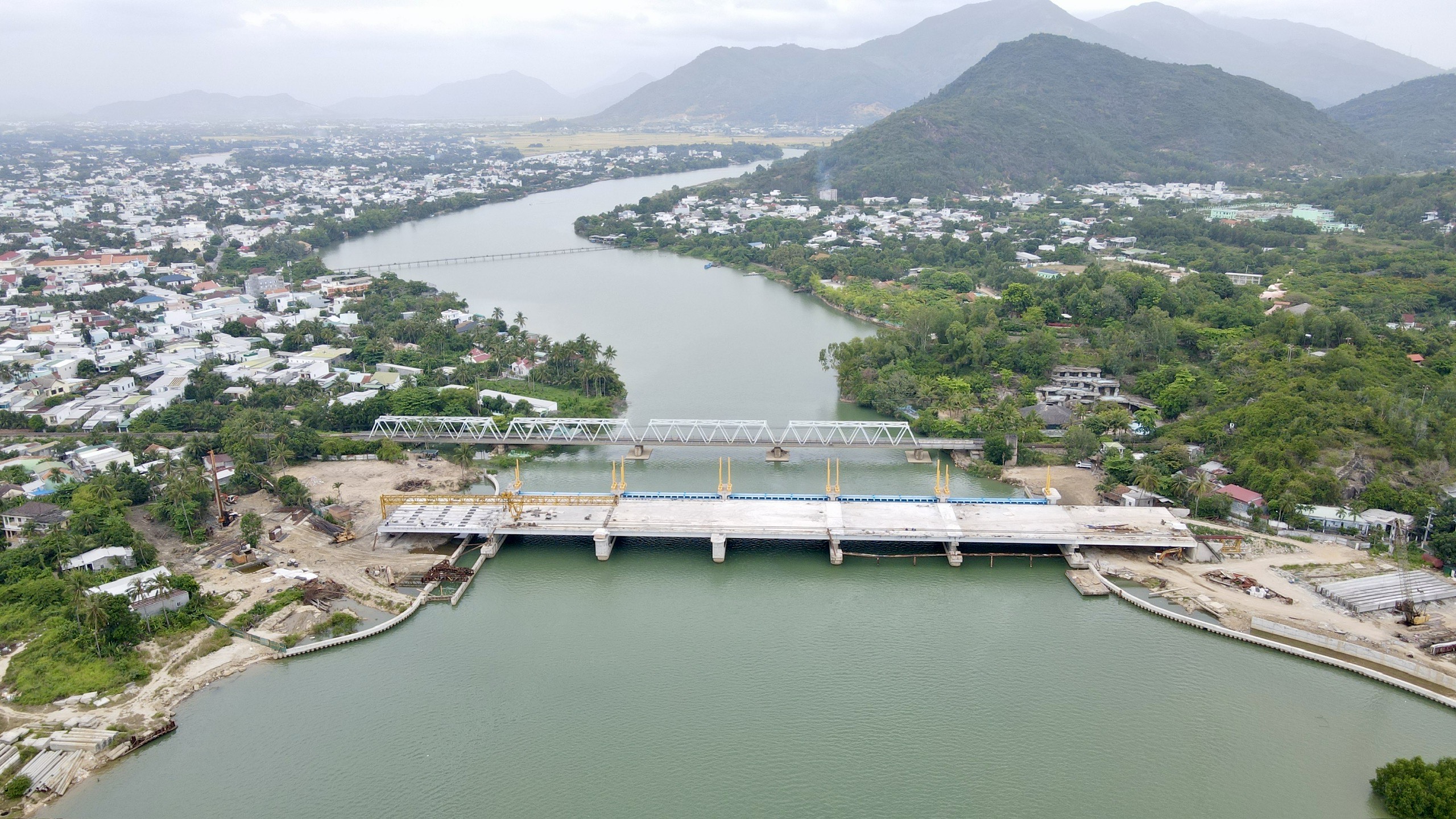 Lên phương án cưỡng chế, không để dự án đập ngăn mặn Nha Trang chậm trễ- Ảnh 2. Lên phương án cưỡng chế, không để dự án đập ngăn mặn Nha Trang chậm trễ- Ảnh 2.