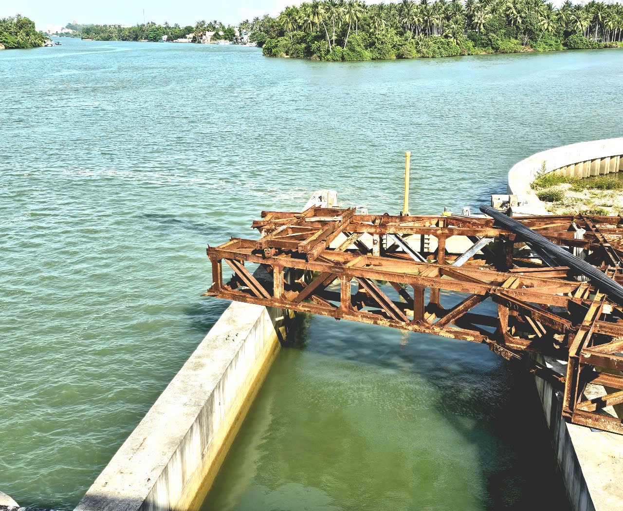 Lên phương án cưỡng chế, không để dự án đập ngăn mặn Nha Trang chậm trễ- Ảnh 6. Lên phương án cưỡng chế, không để dự án đập ngăn mặn Nha Trang chậm trễ- Ảnh 6.