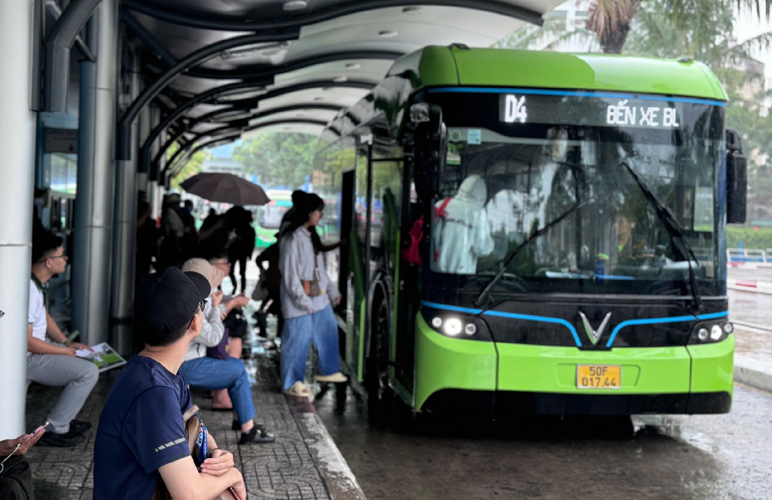 TP.HCM: Miễn phí vé xe buýt trên tất cả các tuyến trong ngày 30/4- Ảnh 1. TP.HCM: Miễn phí vé xe buýt trên tất cả các tuyến trong ngày 30/4- Ảnh 1.