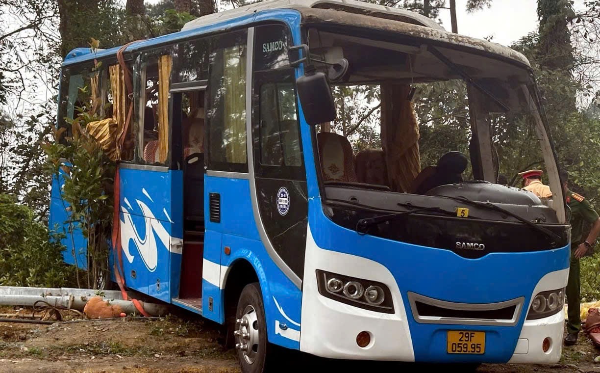 Lai lịch xe khách bị lật khiến 3 người tử vong ở Tam Đảo- Ảnh 1. Lai lịch w88.vin.link khách bị lật khiến 3 người tử vong ở Tam Đảo- Ảnh 1.