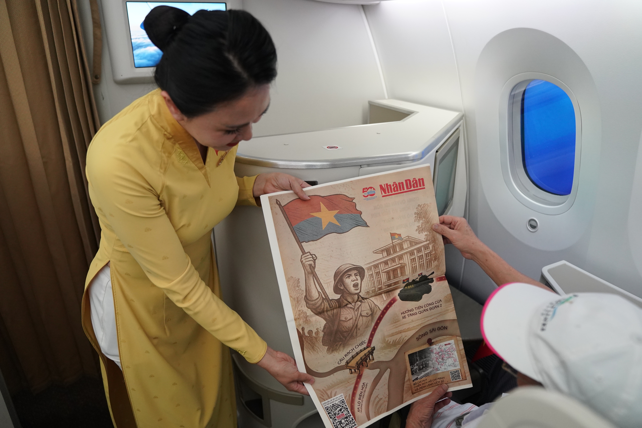 Chuyến bay đặc biệt trong ngày hội Thống nhất non sông- Ảnh 8. Chuyến bay đặc biệt trong ngày hội Thống nhất non sông- Ảnh 8.