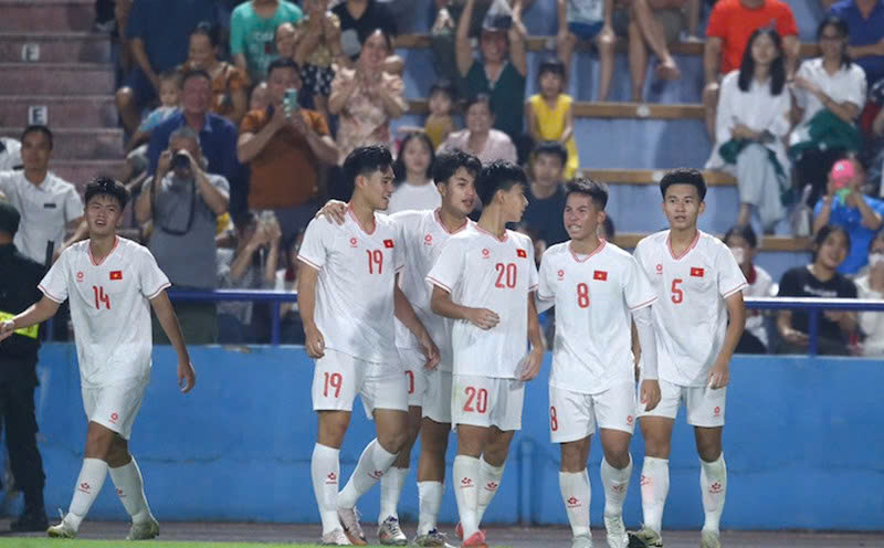 Link om live te kijken naar U17 Vietnam vs U17 Australië (22:00 uur op 4 april), AFC U17 Kampioenschap 2025 - Foto 1. Link xem trực tiếp U17 Việt Nam vs U17 Australia (22h ngày 4/4), VCK U17 châu Á 2025- Ảnh 1.