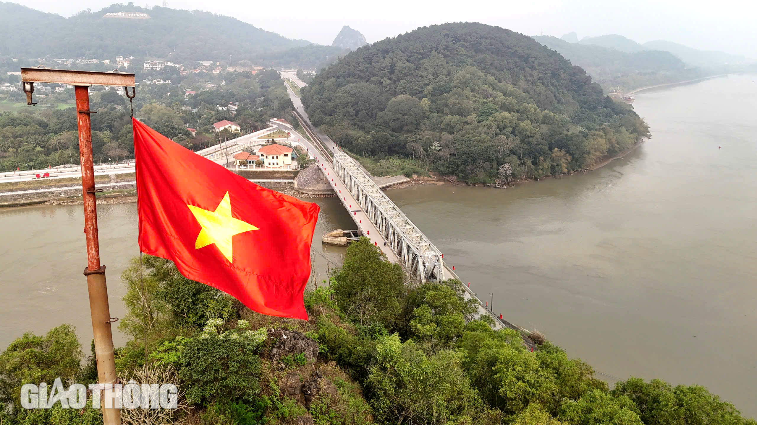Cựu chiến binh ôn lại ký ức oanh liệt, bi thương quyết bảo vệ cầu Hàm Rồng- Ảnh 1.