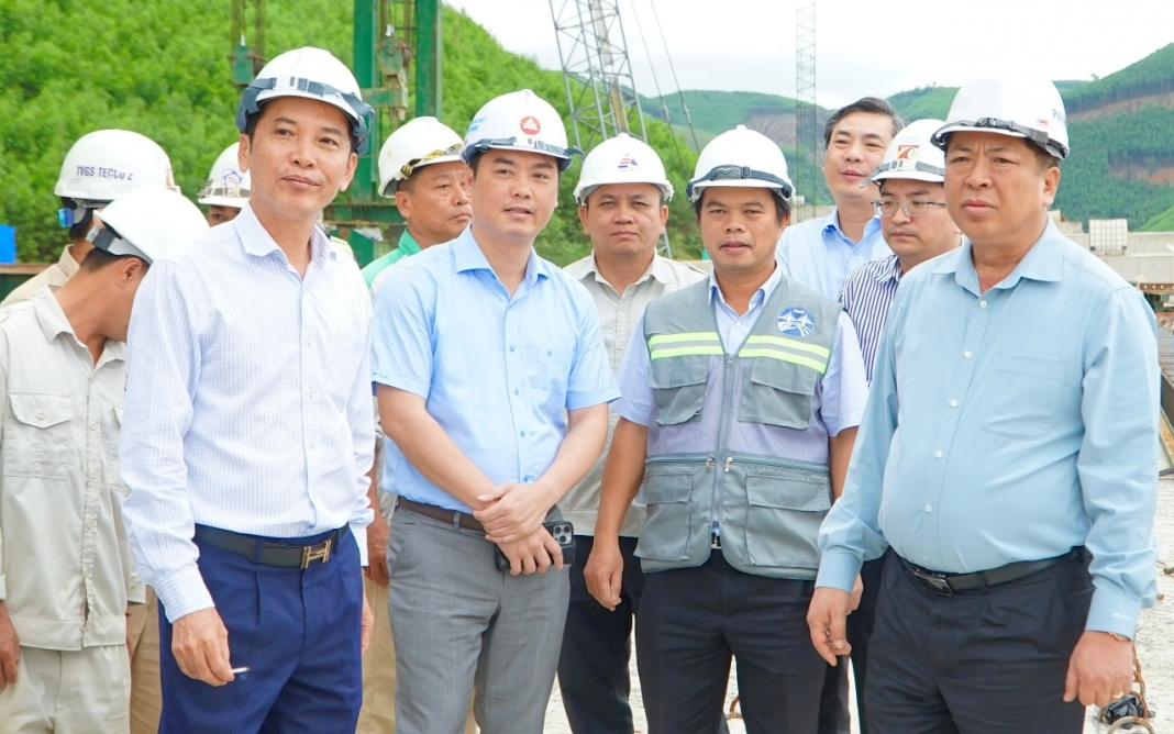 Đảm bảo tiến độ, an toàn khi thi công cao tốc Khánh Hòa - Buôn Ma Thuột- Ảnh 1. Đảm bảo tiến độ, an toàn khi thi công cao tốc Khánh Hòa - Buôn Ma Thuột- Ảnh 1.