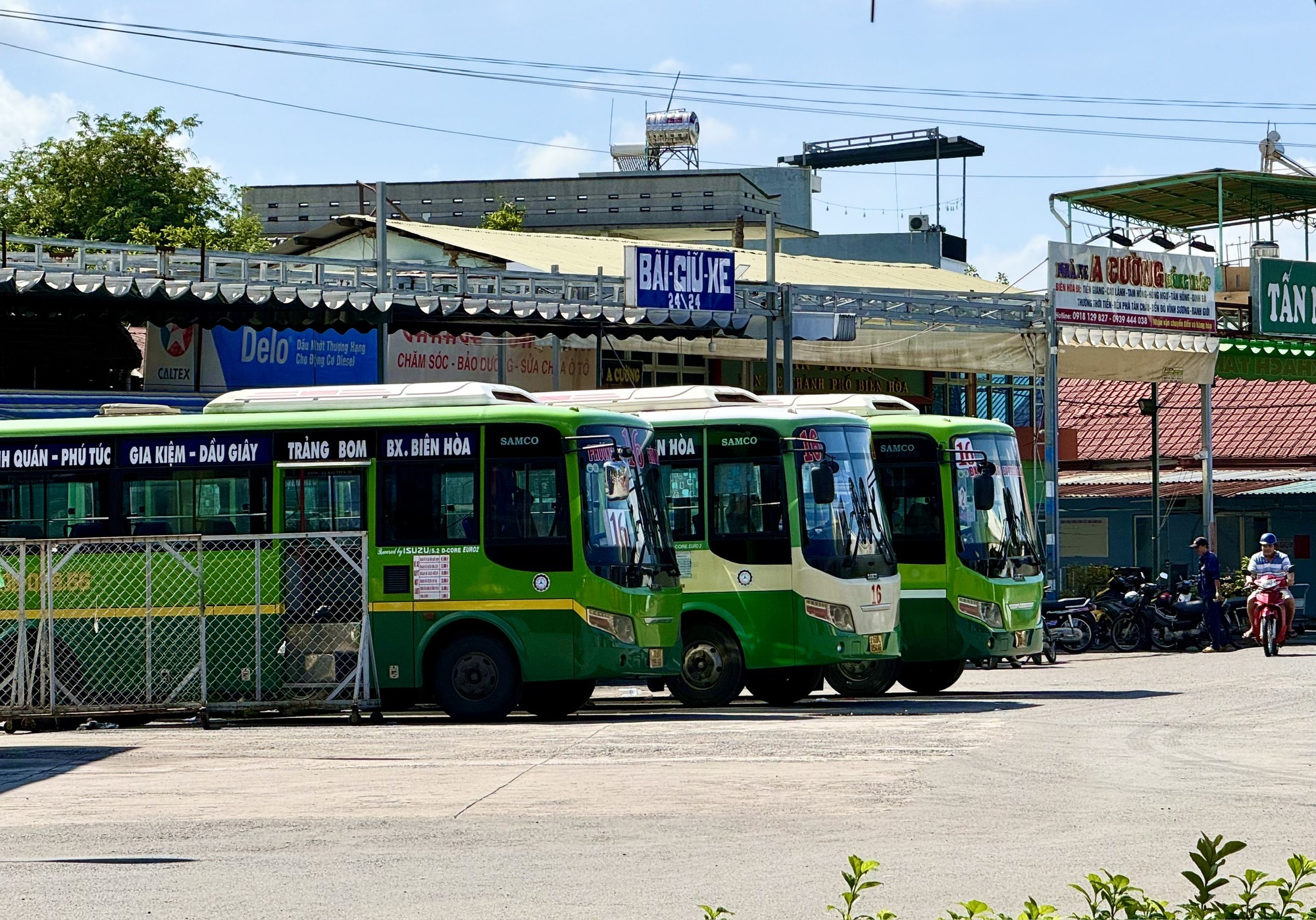 Lượng khách đến và đi các bến xe ở Đồng Nai tăng 50% so với ngày thường- Ảnh 1. Lượng khách đến và đi các bến xe ở Đồng Nai tăng 50% so với ngày thường- Ảnh 1.