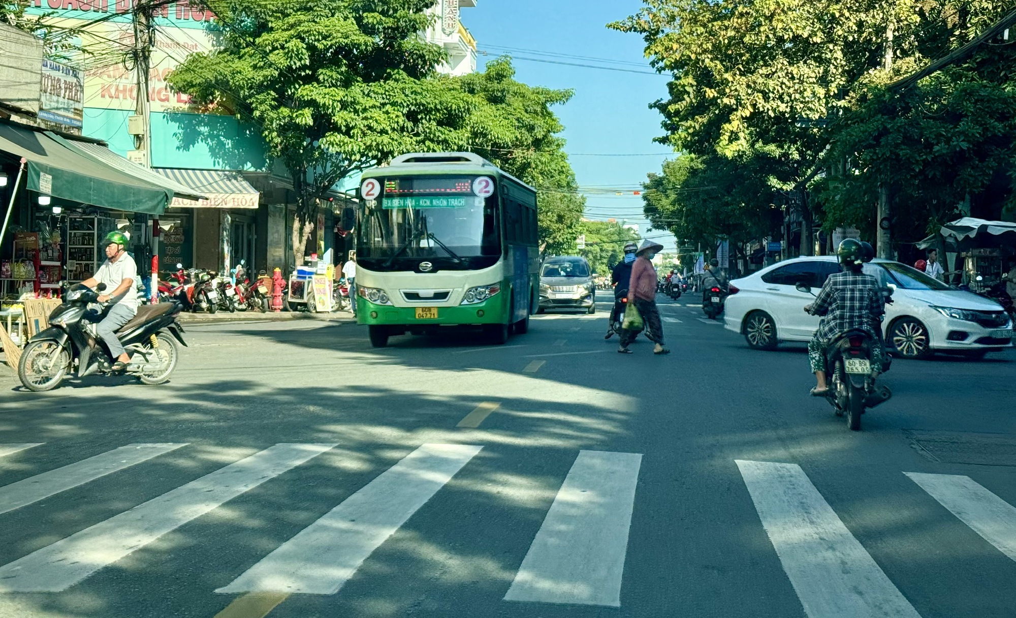 Lượng khách đến và đi các bến xe ở Đồng Nai tăng 50% so với ngày thường- Ảnh 2. Lượng khách đến và đi các bến xe ở Đồng Nai tăng 50% so với ngày thường- Ảnh 2.