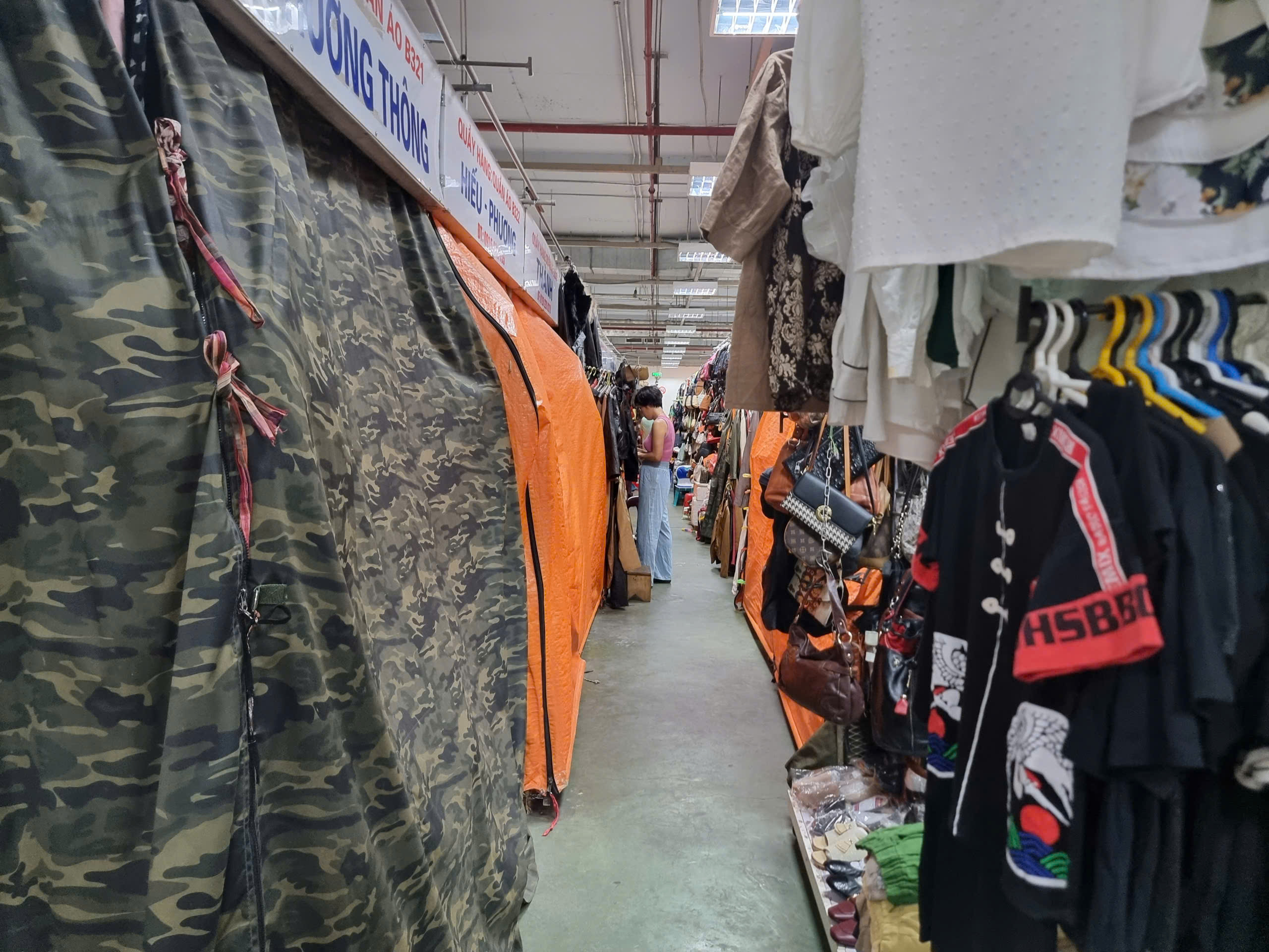 Hà Nội: Giải pháp nào giúp chợ truyền thống hết ế khách?- Ảnh 5. Hà Nội: Giải pháp nào giúp chợ truyền thống hết ế khách?- Ảnh 5.