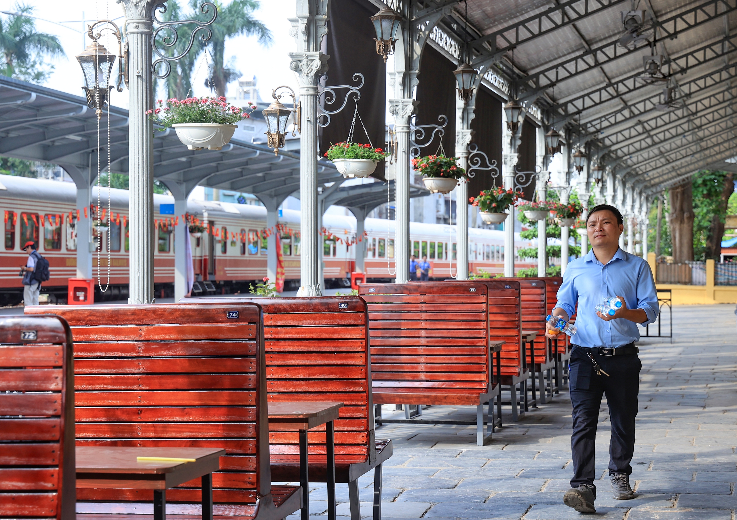 Tàu hạng sang “Hoa Phượng đỏ” vừa khai trương có gì đặc biệt?- Ảnh 3. Tàu hạng sang “Hoa Phượng đỏ” vừa khai trương có gì đặc biệt?- Ảnh 3.