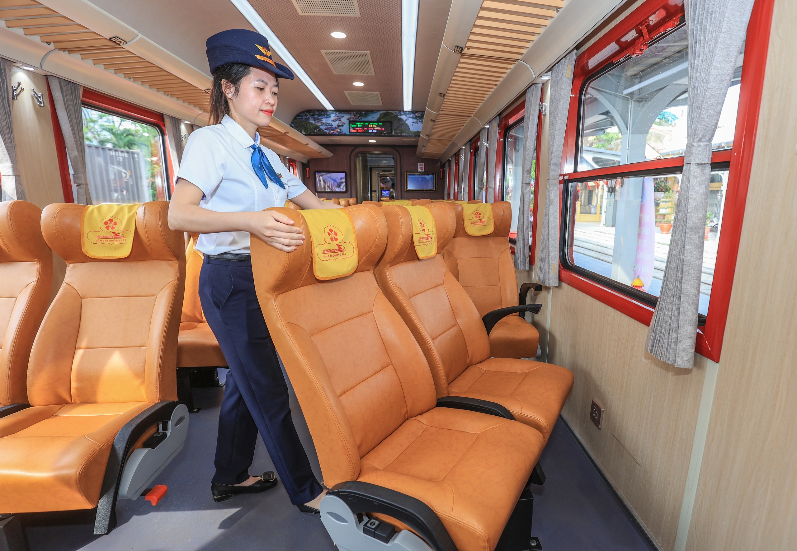 Tàu hạng sang “Hoa Phượng đỏ” vừa khai trương có gì đặc biệt?- Ảnh 15. Tàu hạng sang “Hoa Phượng đỏ” vừa khai trương có gì đặc biệt?- Ảnh 15.