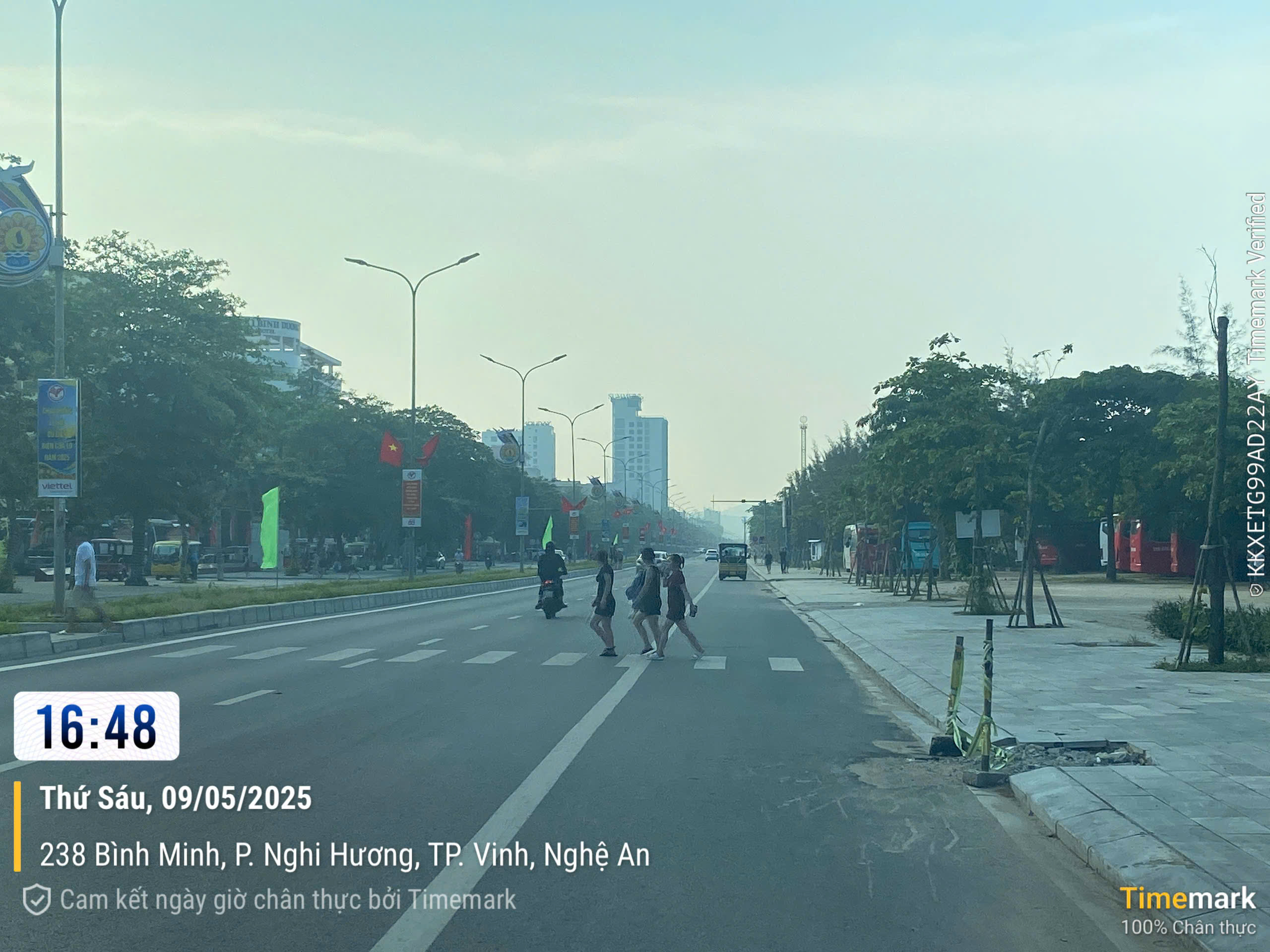 Tai nạn rình rập trên tuyến đường đẹp nhất biển Cửa Lò do 3 cụm đèn tín hiệu "bất động"- Ảnh 6. Tai nạn rình rập trên tuyến đường đẹp nhất biển Cửa Lò do 3 cụm đèn tín hiệu "bất động"- Ảnh 6.