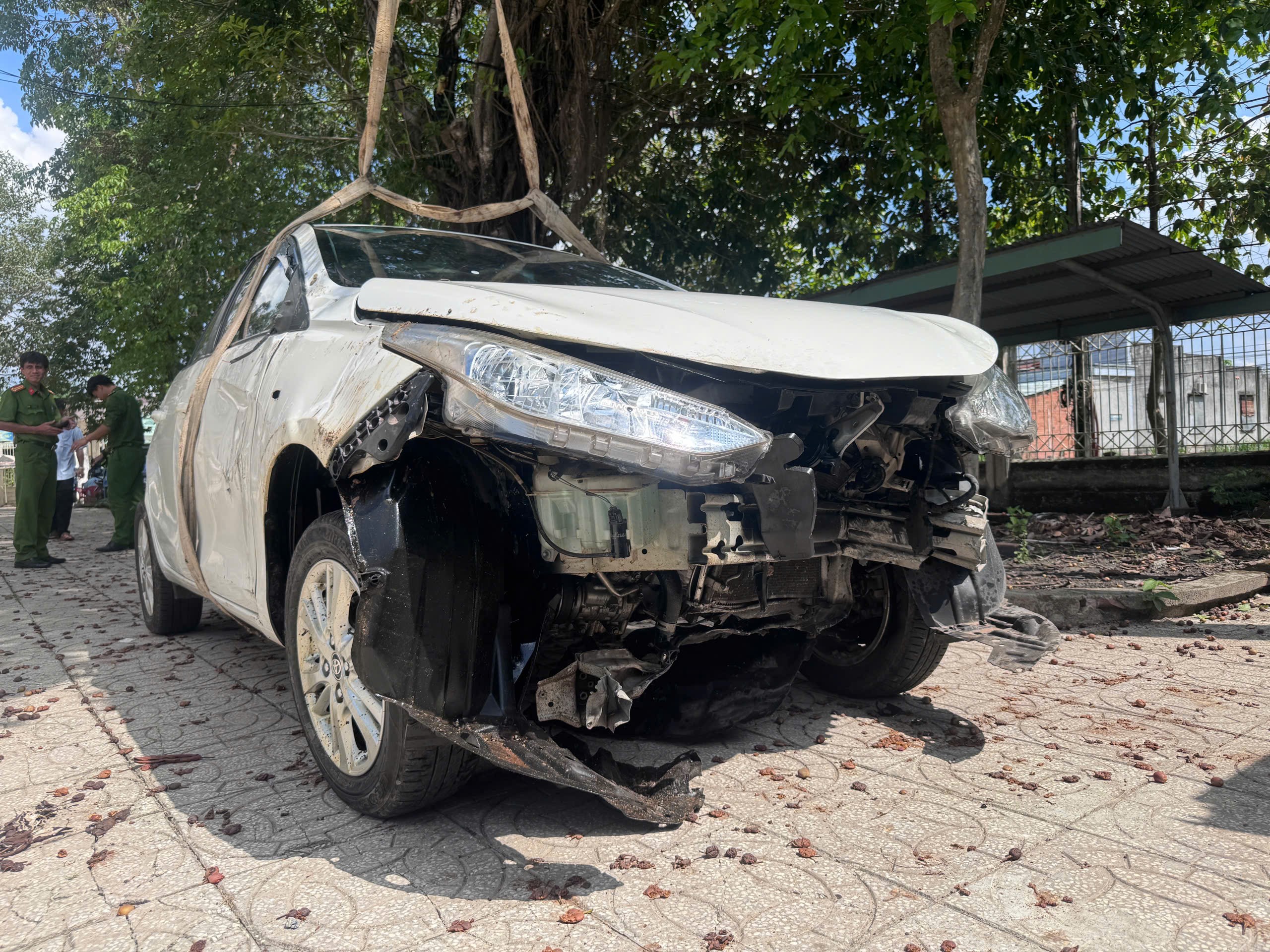 Tài xế ô tô thoát chết trong vụ sụp lún đường ở Tây Ninh: 