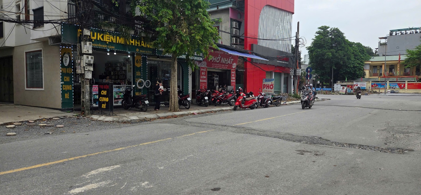 Nghệ An: Đường Nguyễn Đức Cảnh "đào lên - lấp xuống", nhếch nhác giữa trung tâm TP Vinh- Ảnh 11. Nghệ An: Đường Nguyễn Đức Cảnh "đào lên - lấp xuống", nhếch nhác giữa trung tâm TP Vinh- Ảnh 11.