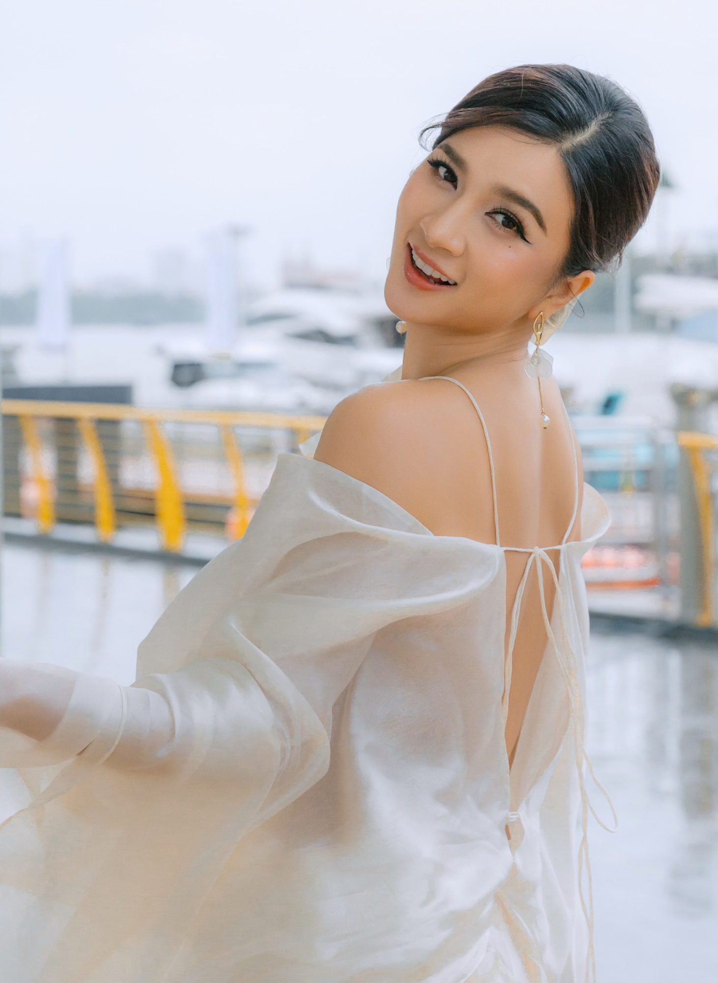 NSƯT Kim Tuyến: Hôn nhân đổ vỡ, nhưng tôi vẫn tin tình yêu rất đẹp- Ảnh 3. NSƯT Kim Tuyến: Hôn nhân đổ vỡ, nhưng tôi vẫn tin tình yêu rất đẹp- Ảnh 3.