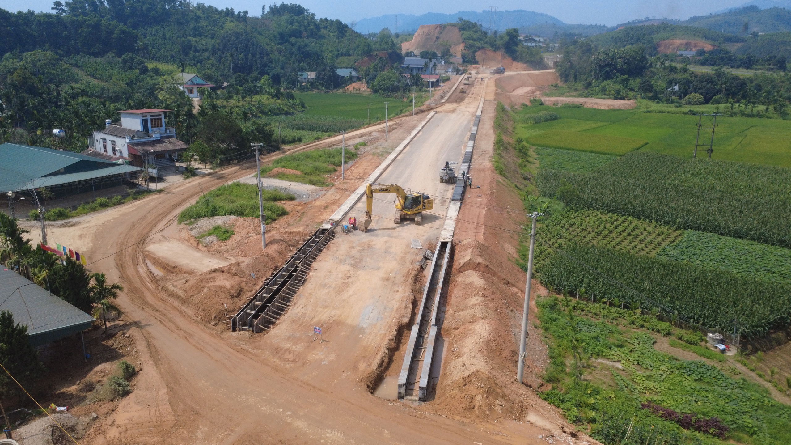 Dự án hơn 300 tỷ đồng ở Yên Bái: CSGT cân tải 24/24h để đảm bảo tiến độ- Ảnh 13. Dự án hơn 300 tỷ đồng ở Yên Bái: w88.vin.link cân tải 24/24h để đảm bảo tiến độ- Ảnh 13.