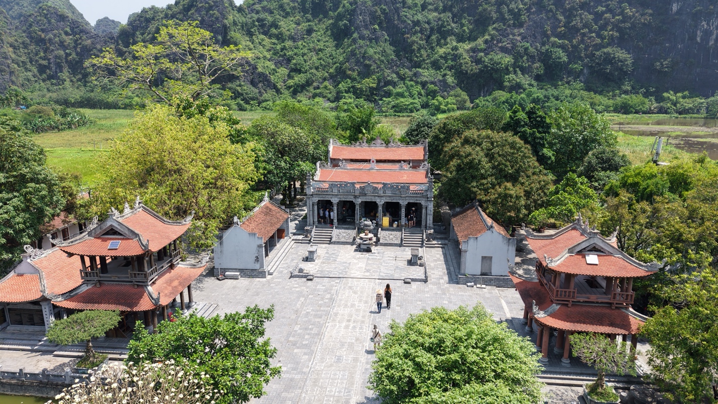 Đền Thái Vi - Kỳ quan kiến trúc đá và gỗ lim giữa Tràng An- Ảnh 10. Đền Thái Vi - Kỳ quan kiến trúc đá và gỗ lim giữa Tràng An- Ảnh 10.
