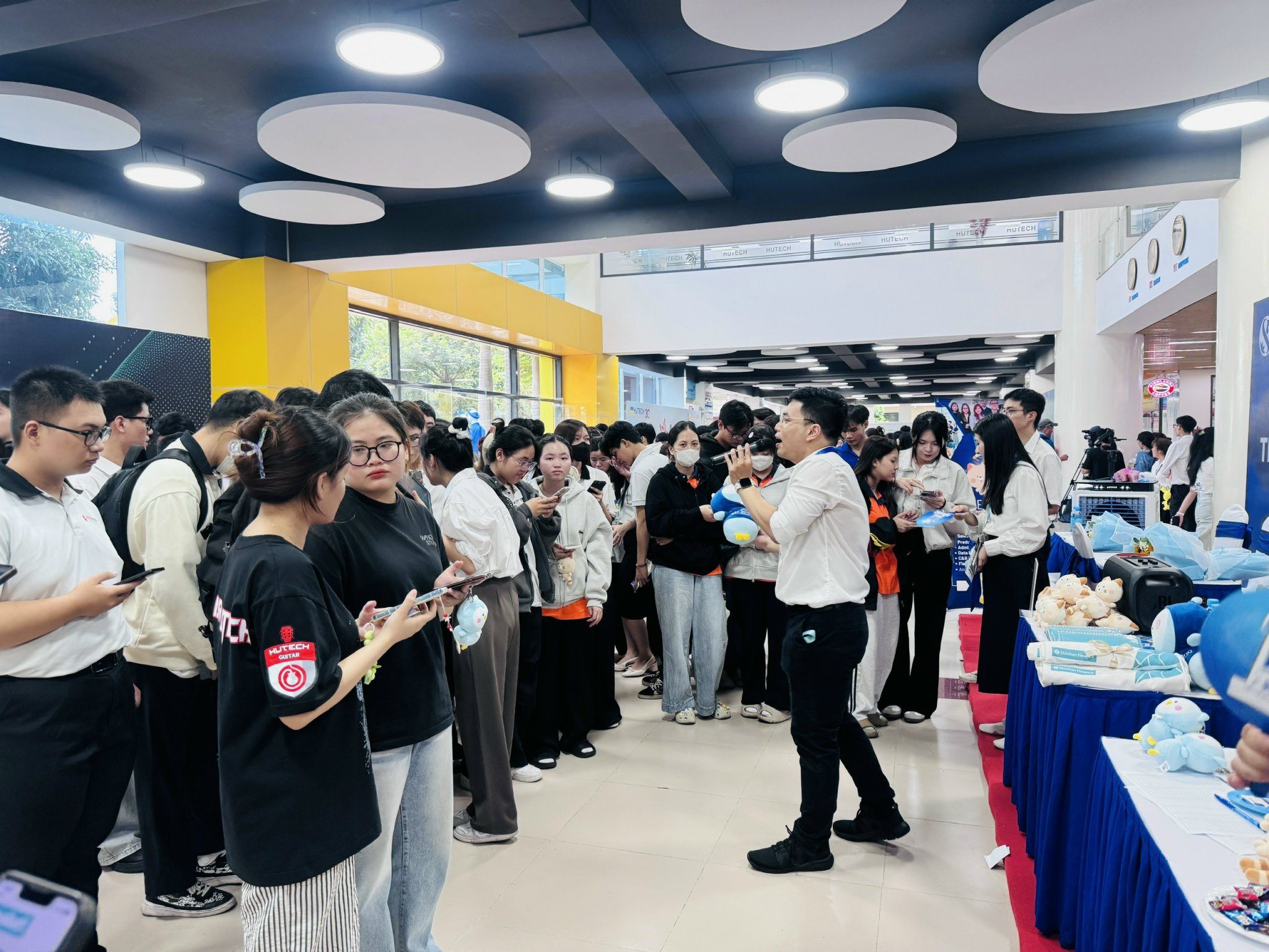 Doanh nghiệp Hàn đòi hỏi gì ở kỹ sư công nghệ Việt được trả lương nghìn đô?- Ảnh 1. Doanh nghiệp Hàn đòi hỏi gì ở kỹ sư công nghệ Việt được trả lương nghìn đô?- Ảnh 1.