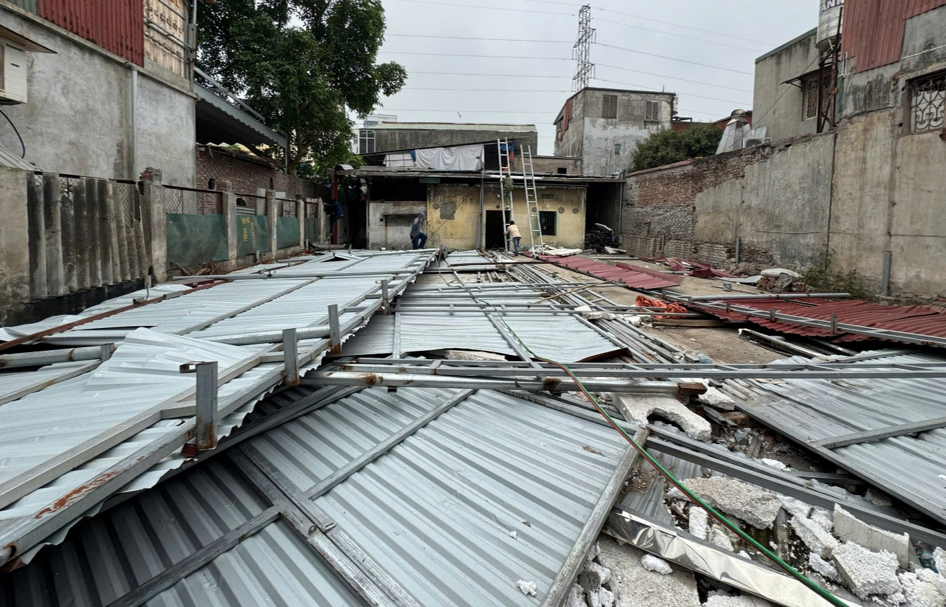 Hà Nội: Chấn chỉnh vi phạm trật tự xây dựng giai đoạn "tranh tối, tranh sáng"- Ảnh 5. Hà Nội: Chấn chỉnh vi phạm trật tự xây dựng giai đoạn "tranh tối, tranh sáng"- Ảnh 5.