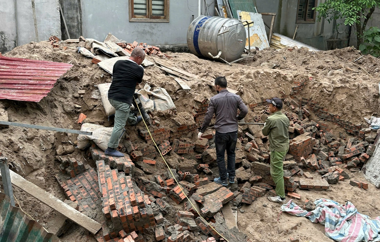 Hà Nội: Chấn chỉnh vi phạm trật tự xây dựng giai đoạn "tranh tối, tranh sáng"- Ảnh 7. Hà Nội: Chấn chỉnh vi phạm trật tự xây dựng giai đoạn "tranh tối, tranh sáng"- Ảnh 7.