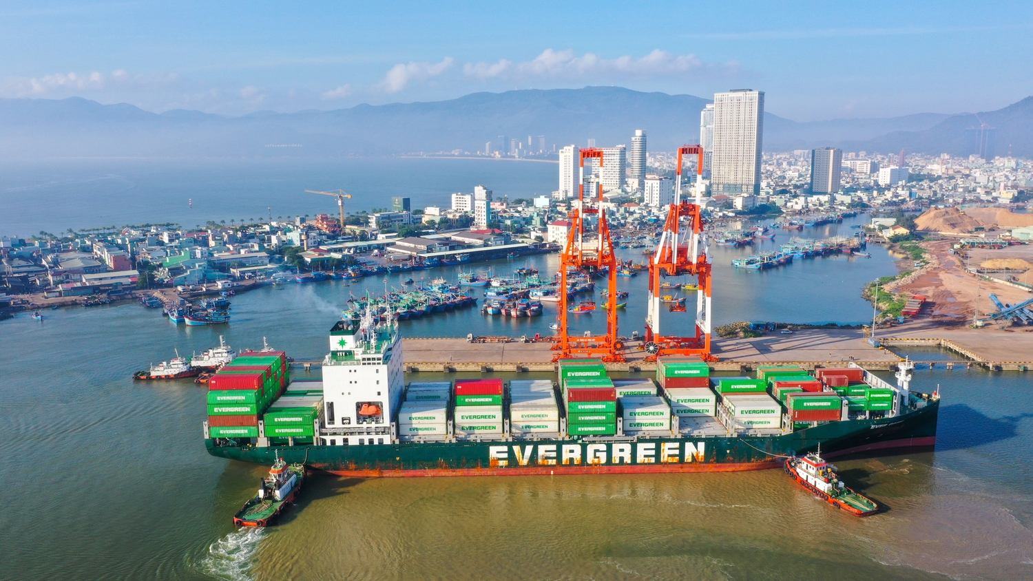 Tăng tốc thi công dự án nâng cấp luồng Quy Nhơn cho tàu 50.000 DWT- Ảnh 1. Tăng tốc thi công dự án nâng cấp luồng Quy Nhơn cho tàu 50.000 DWT- Ảnh 1.
