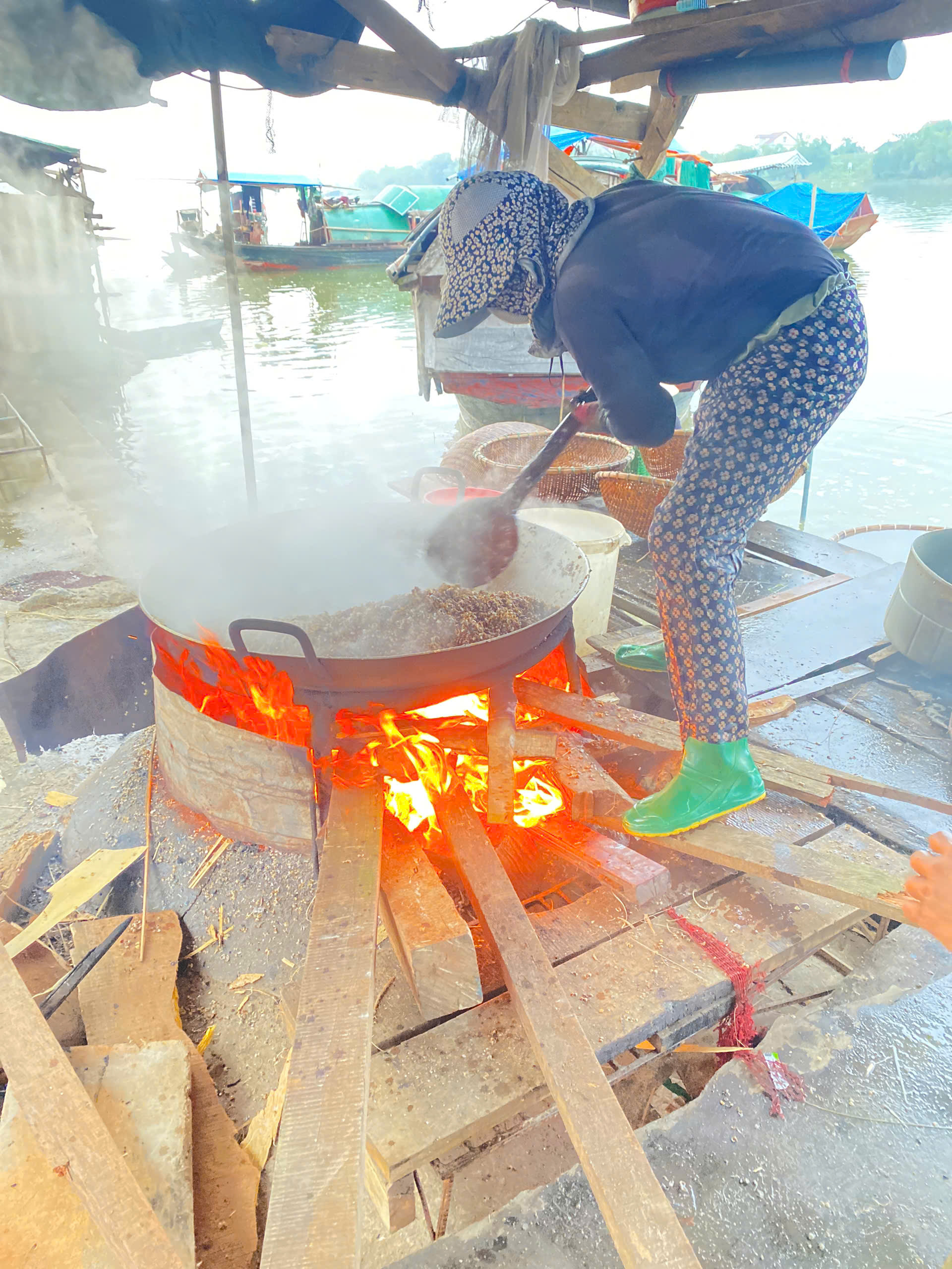 Giữ gìn làng nghề truyền thống 300 năm, Hà Tĩnh hướng tới du lịch bền vững- Ảnh 6. Giữ gìn làng nghề truyền thống 300 năm, Hà Tĩnh hướng tới du lịch bền vững- Ảnh 6.