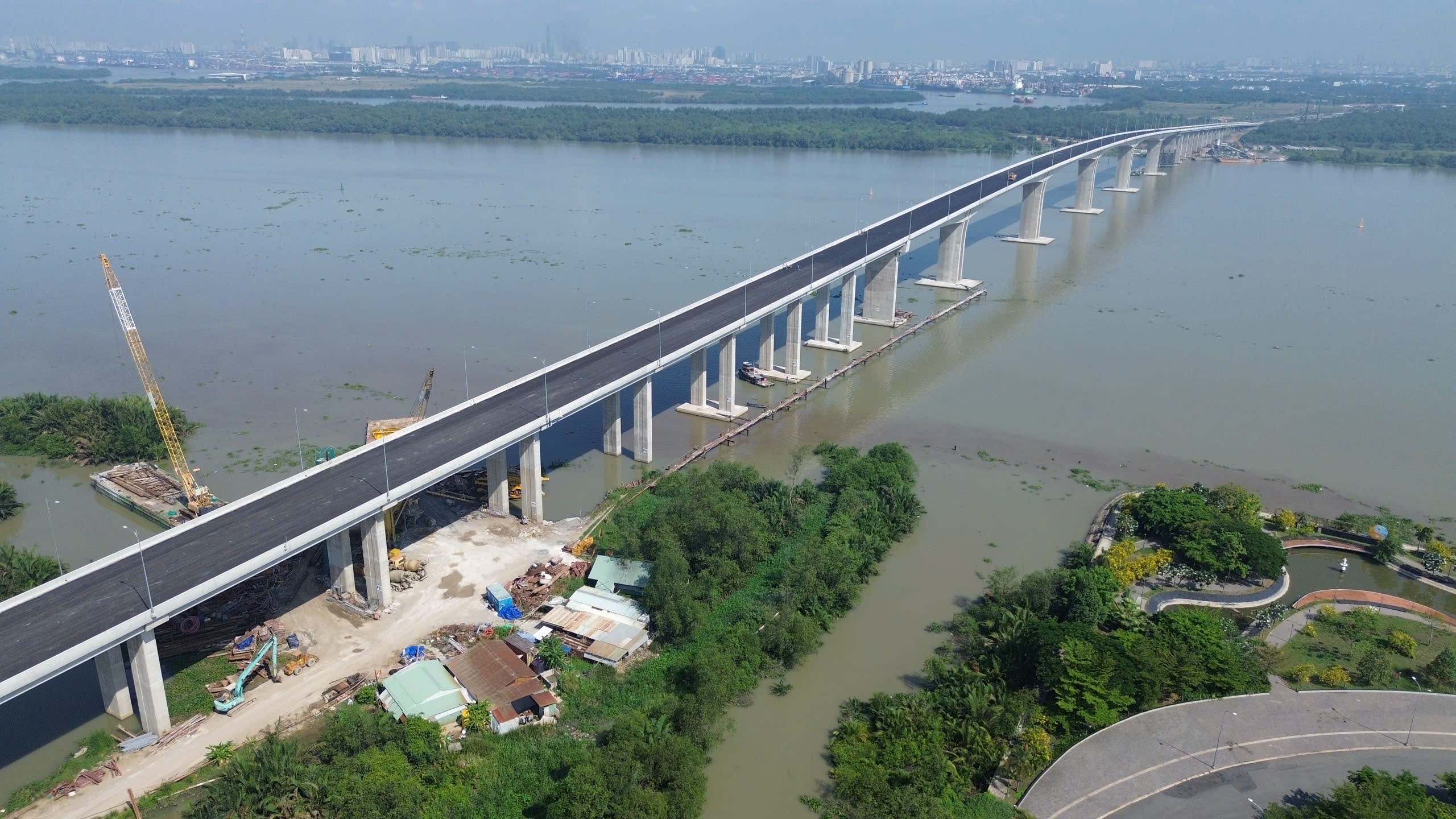 Cầu Nhơn Trạch cán mốc 98%: Tăng tốc 30 ngày đêm về đích đúng hẹn- Ảnh 3. Cầu Nhơn Trạch cán mốc 98%: Tăng tốc 30 ngày đêm về đích đúng hẹn- Ảnh 3.