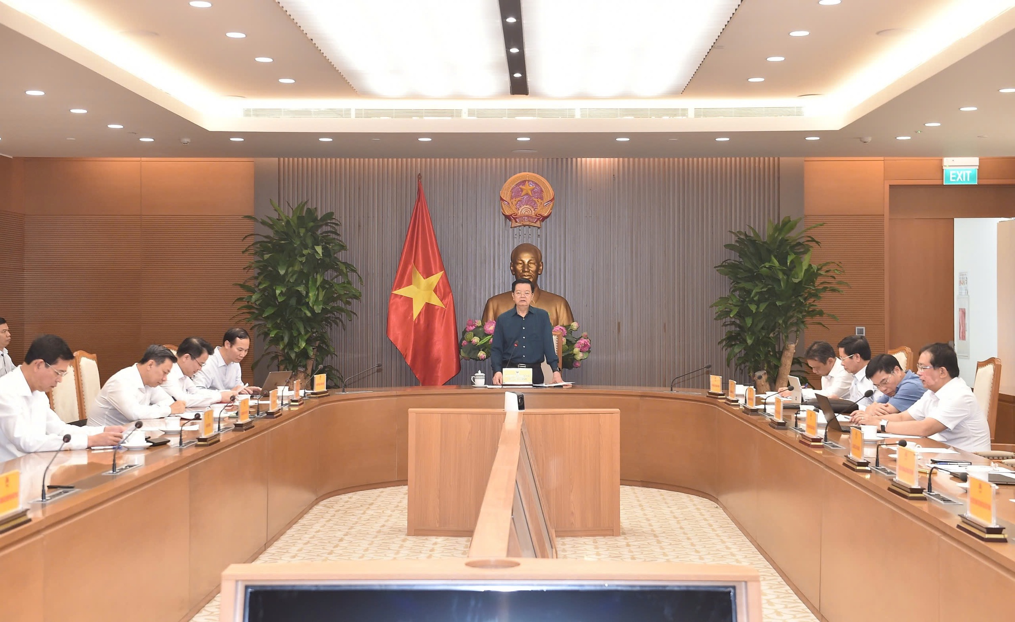 Phó Thủ tướng: Xác định rõ nguyên nhân, quyết liệt giải ngân 100% vốn đầu tư công- Ảnh 2. Phó Thủ tướng: Xác định rõ nguyên nhân, quyết liệt giải ngân 100% vốn đầu tư công- Ảnh 2.