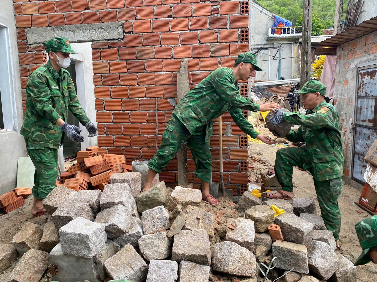 Bình Định vượt tiến độ xóa nhà tạm, nhà dột nát 7 tháng- Ảnh 3. Bình Định vượt tiến độ xóa nhà tạm, nhà dột nát 7 tháng- Ảnh 3.