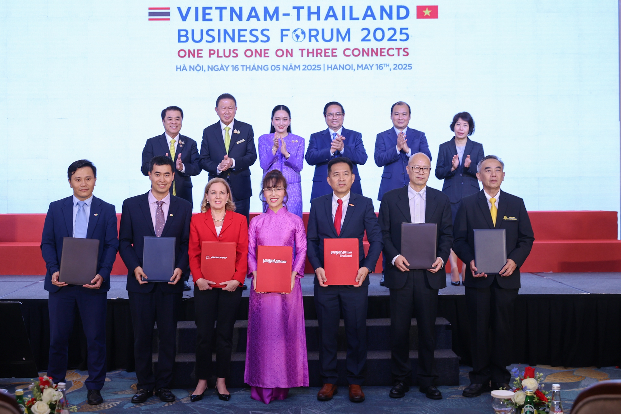Vietjet và Boeing ký thỏa thuận chuyển giao 50 tàu bay Boeing cho Vietjet Thái Lan- Ảnh 2. Vietjet và Boeing ký thỏa thuận chuyển giao 50 tàu bay Boeing cho Vietjet Thái Lan- Ảnh 2.