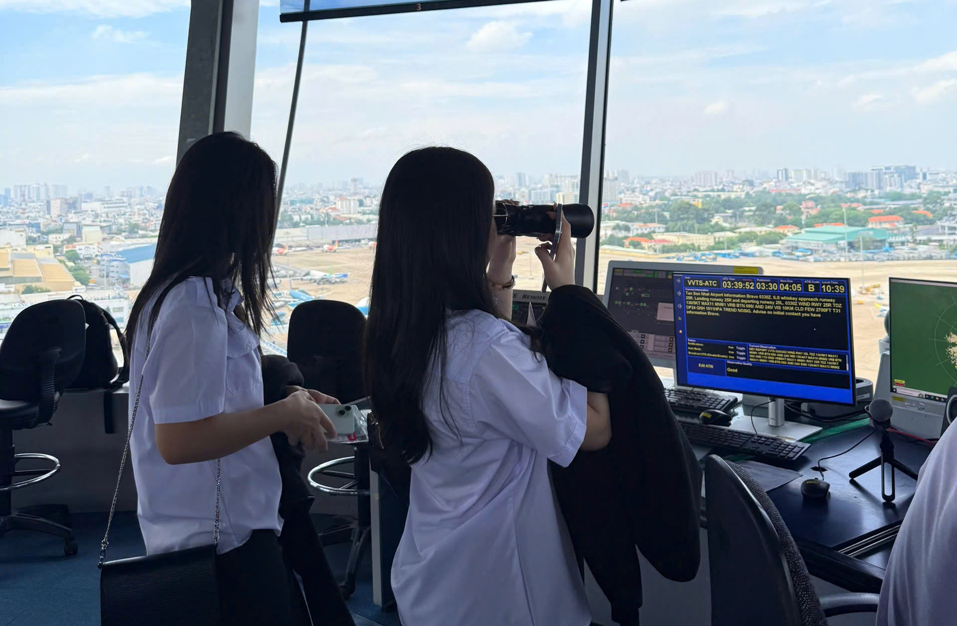 Đại hội Đảng bộ Học viện hàng không VN: Xác định mục tiêu, giải pháp đổi mới đào tạo- Ảnh 4. Đại hội Đảng bộ Học viện hàng không VN: Xác định mục tiêu, giải pháp đổi mới đào tạo- Ảnh 4.