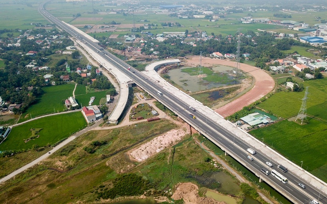 Huy động mọi nguồn lực làm xong sân bay Long Thành, nhiều tuyến cao tốc vào tháng 12/2025- Ảnh 1. Huy động mọi nguồn lực làm xong sân bay Long Thành, nhiều tuyến cao tốc vào tháng 12/2025- Ảnh 1.