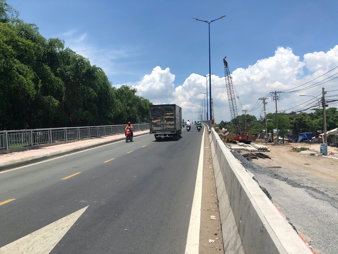 TP.HCM: Cầu Tăng Long hơn 700 tỷ đồng mới đưa vào sử dụng đã sụt lún- Ảnh 2. TP.HCM: Cầu Tăng Long hơn 700 tỷ đồng mới đưa vào sử dụng đã sụt lún- Ảnh 2.