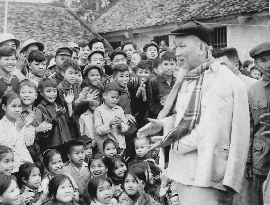 Học Bác, làm theo Bác để vững bước vào kỷ nguyên vươn mình- Ảnh 3. Học Bác, làm theo Bác để vững bước vào kỷ nguyên vươn mình- Ảnh 3.