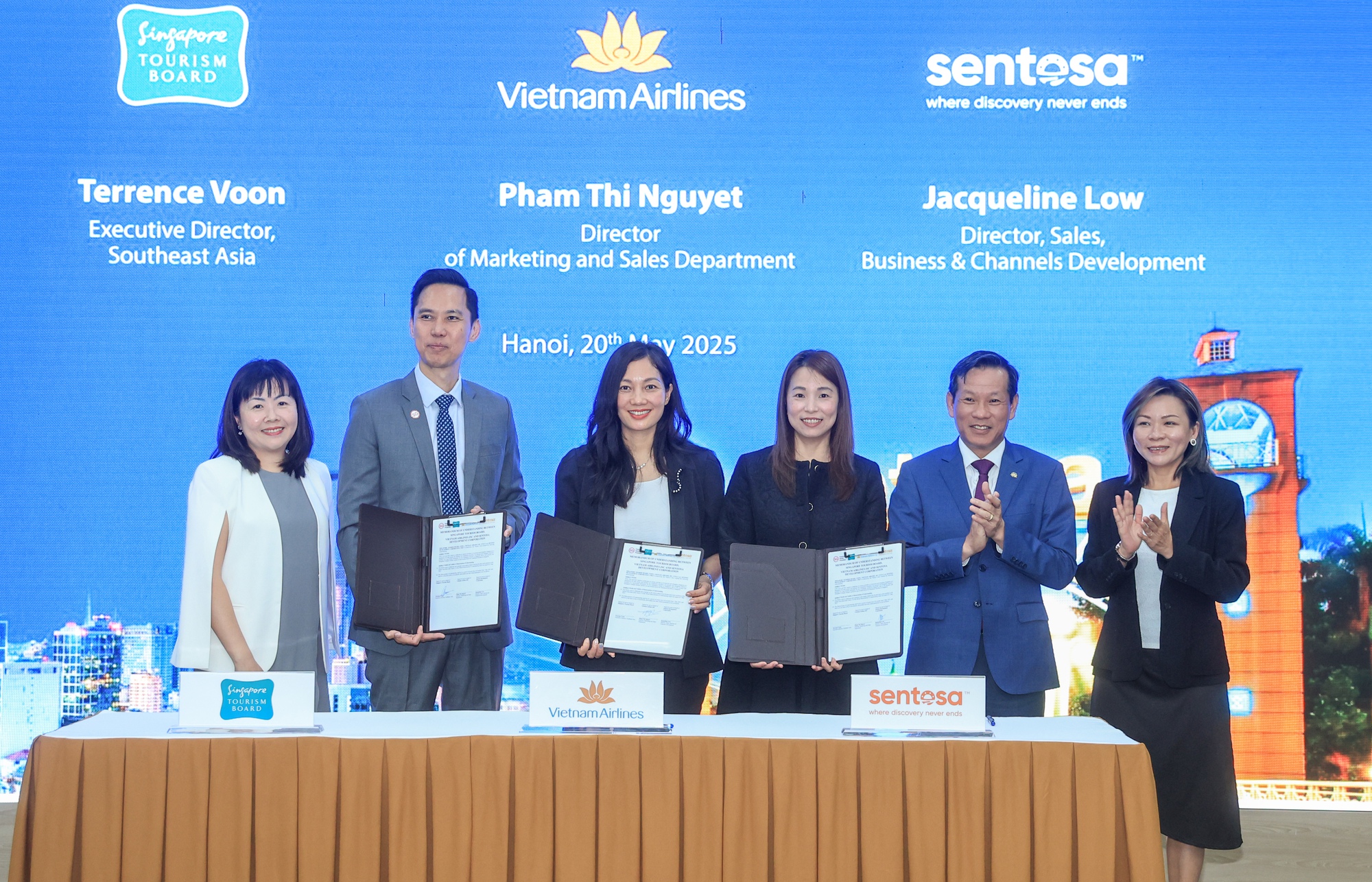 Vietnam Airlines bắt tay Tổng cục Du lịch Singapore và Sentosa hút khách Việt- Ảnh 1. Vietnam Airlines bắt tay Tổng cục Du lịch Singapore và Sentosa hút khách Việt- Ảnh 1.