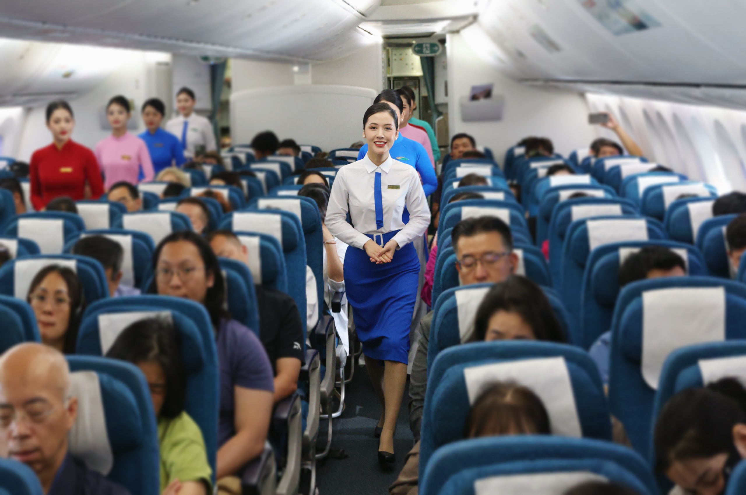 Vietnam Airlines tái hiện lịch sử đồng phục tiếp viên trên những chuyến bay đặc biệt- Ảnh 4. Vietnam Airlines tái hiện lịch sử đồng phục tiếp viên trên những chuyến bay đặc biệt- Ảnh 4.