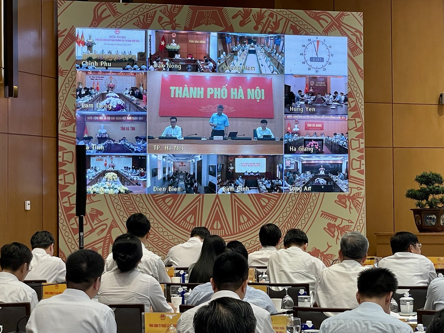 Thủ tướng yêu cầu giải ngân 100% vốn đầu tư công năm 2025- Ảnh 3. Thủ tướng yêu cầu giải ngân 100% vốn đầu tư công năm 2025- Ảnh 3.