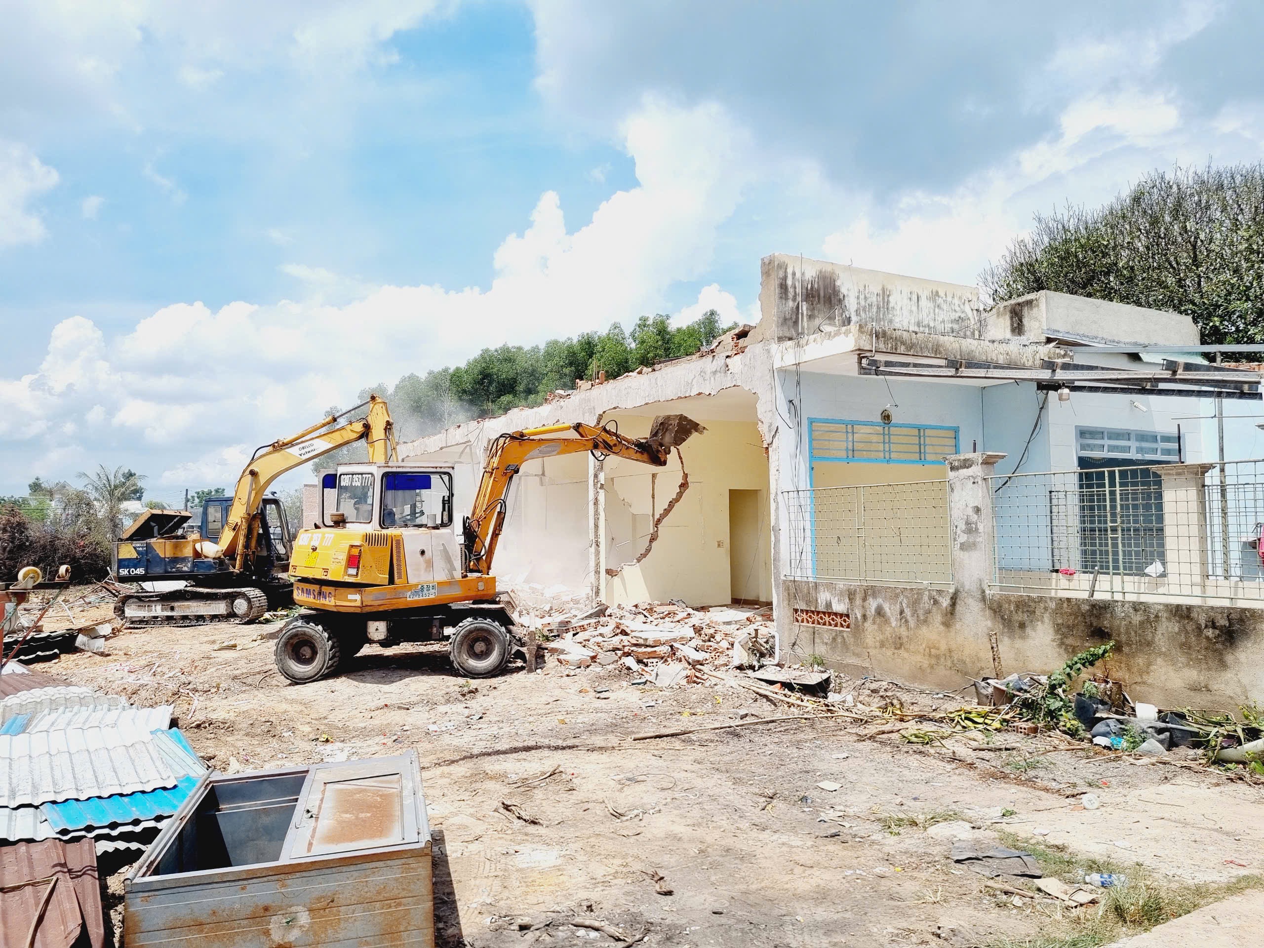 Đồng Nai hoàn tất cưỡng chế, bàn giao mặt bằng cao tốc Biên Hòa - Vũng Tàu- Ảnh 1. Đồng Nai hoàn tất cưỡng chế, bàn giao mặt bằng cao tốc Biên Hòa - Vũng Tàu- Ảnh 1.