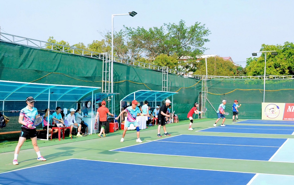 Chơi pickleball làm sao để tránh rủi ro say nắng, đột quỵ- Ảnh 1. Chơi pickleball làm sao để tránh rủi ro say nắng, đột quỵ- Ảnh 1.