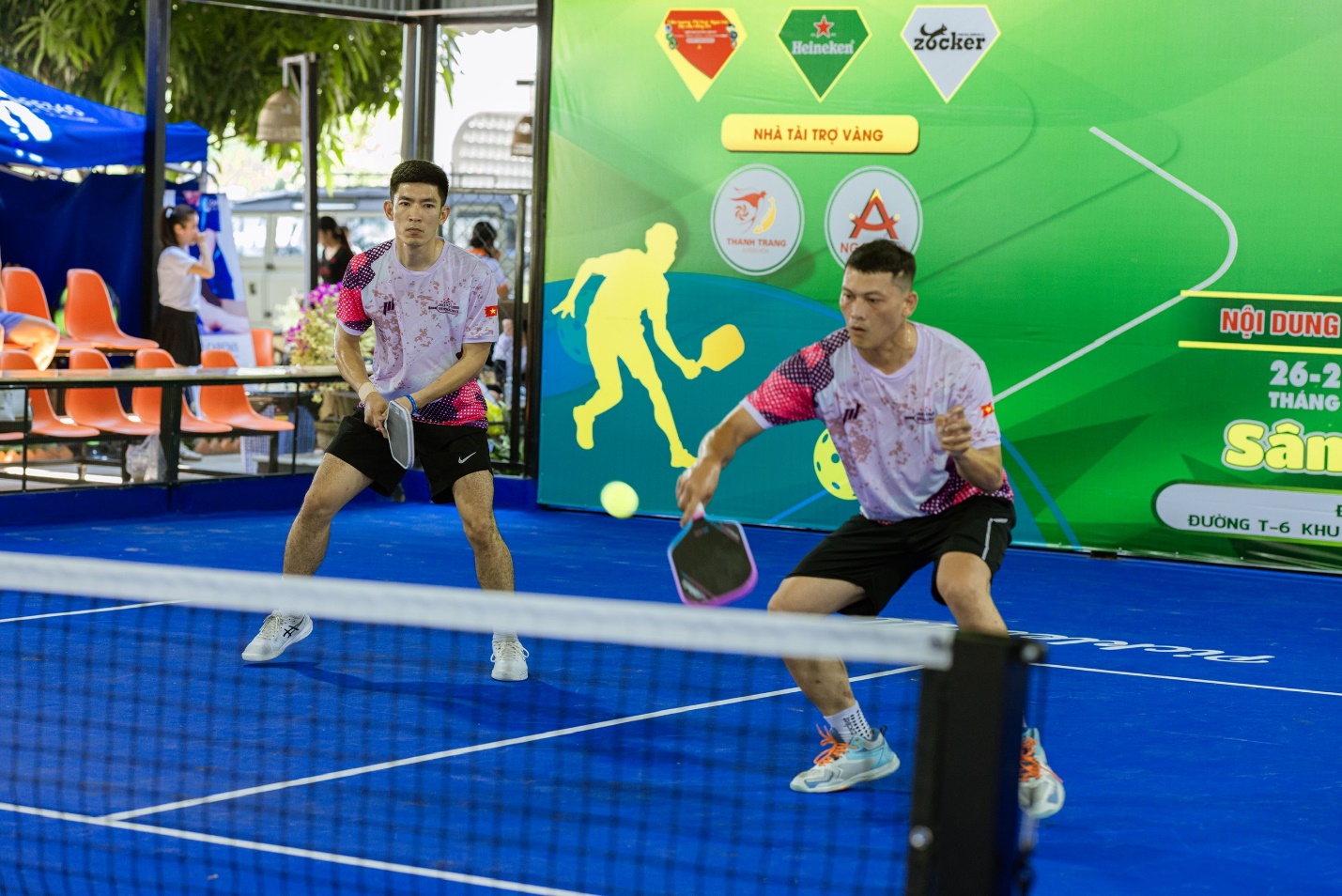 Chơi pickleball làm sao để tránh rủi ro say nắng, đột quỵ- Ảnh 2. Chơi pickleball làm sao để tránh rủi ro say nắng, đột quỵ- Ảnh 2.