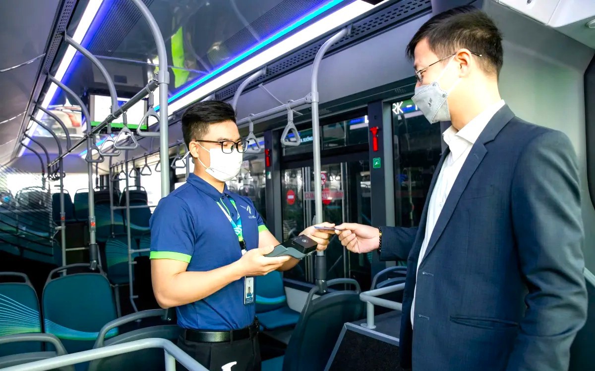 Người Hà Nội sắp được dùng vé điện tử liên thông metro, xe buýt