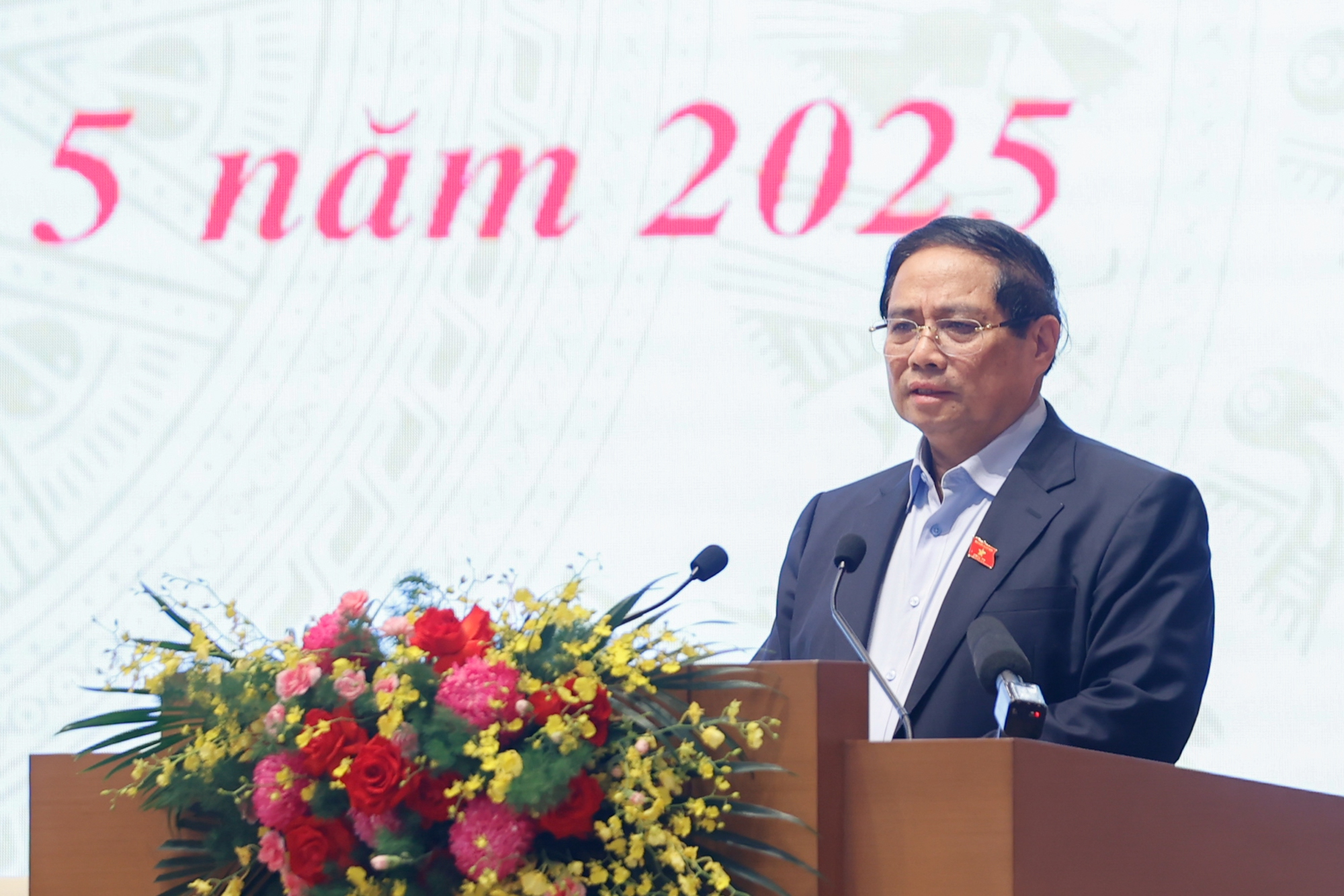 Thủ tướng yêu cầu giải ngân 100% vốn đầu tư công năm 2025- Ảnh 1. Thủ tướng yêu cầu giải ngân 100% vốn đầu tư công năm 2025- Ảnh 1.