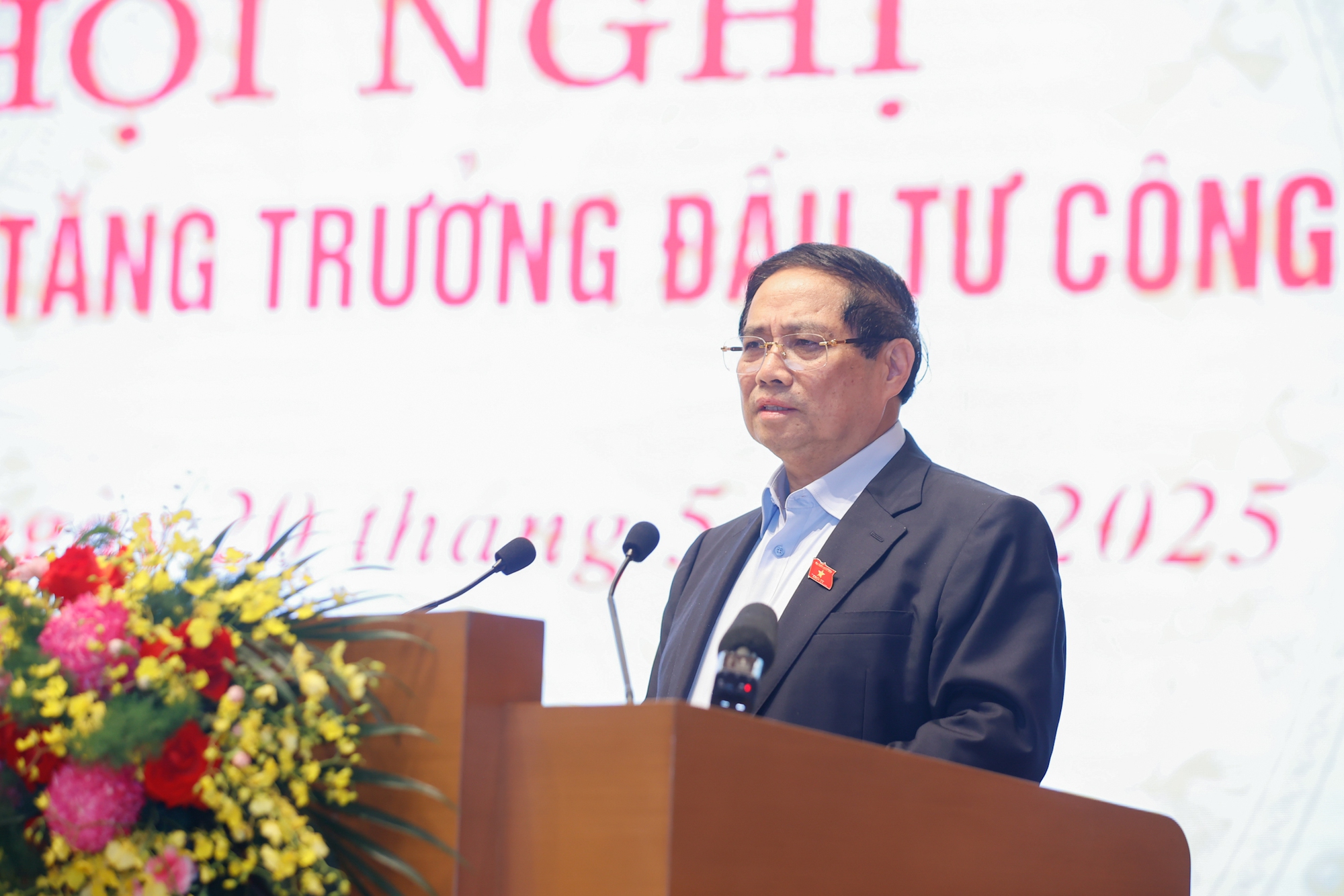 Thủ tướng: Đánh giá lại cán bộ ở những nơi giải ngân chậm, làm không tốt phải xử lý- Ảnh 1. Thủ tướng: Đánh giá lại cán bộ ở những nơi giải ngân chậm, làm không tốt phải xử lý- Ảnh 1.