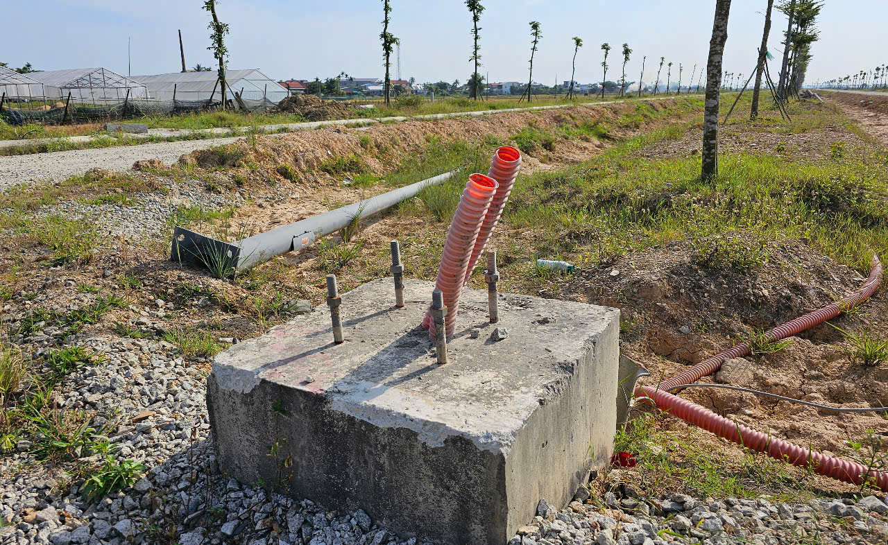 Tuyến đường 5km ở Huế thi công 7 năm chưa xong: Nhà thầu cam kết về đích trước 30/7- Ảnh 11. Tuyến đường 5km ở Huế thi công 7 năm chưa xong: Nhà thầu cam kết về đích trước 30/7- Ảnh 11.