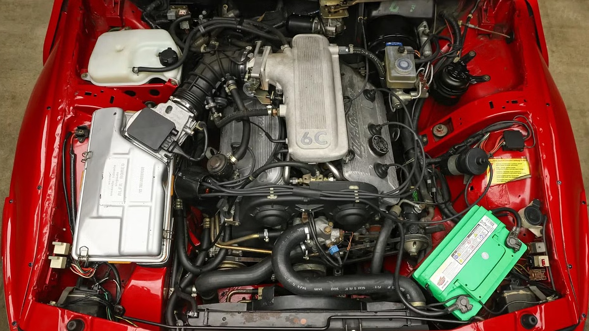Xế cổ Alfa Romeo SZ có giá cao hơn xe mới- Ảnh 4. Xế cổ Alfa Romeo SZ có giá cao hơn xe mới- Ảnh 4.