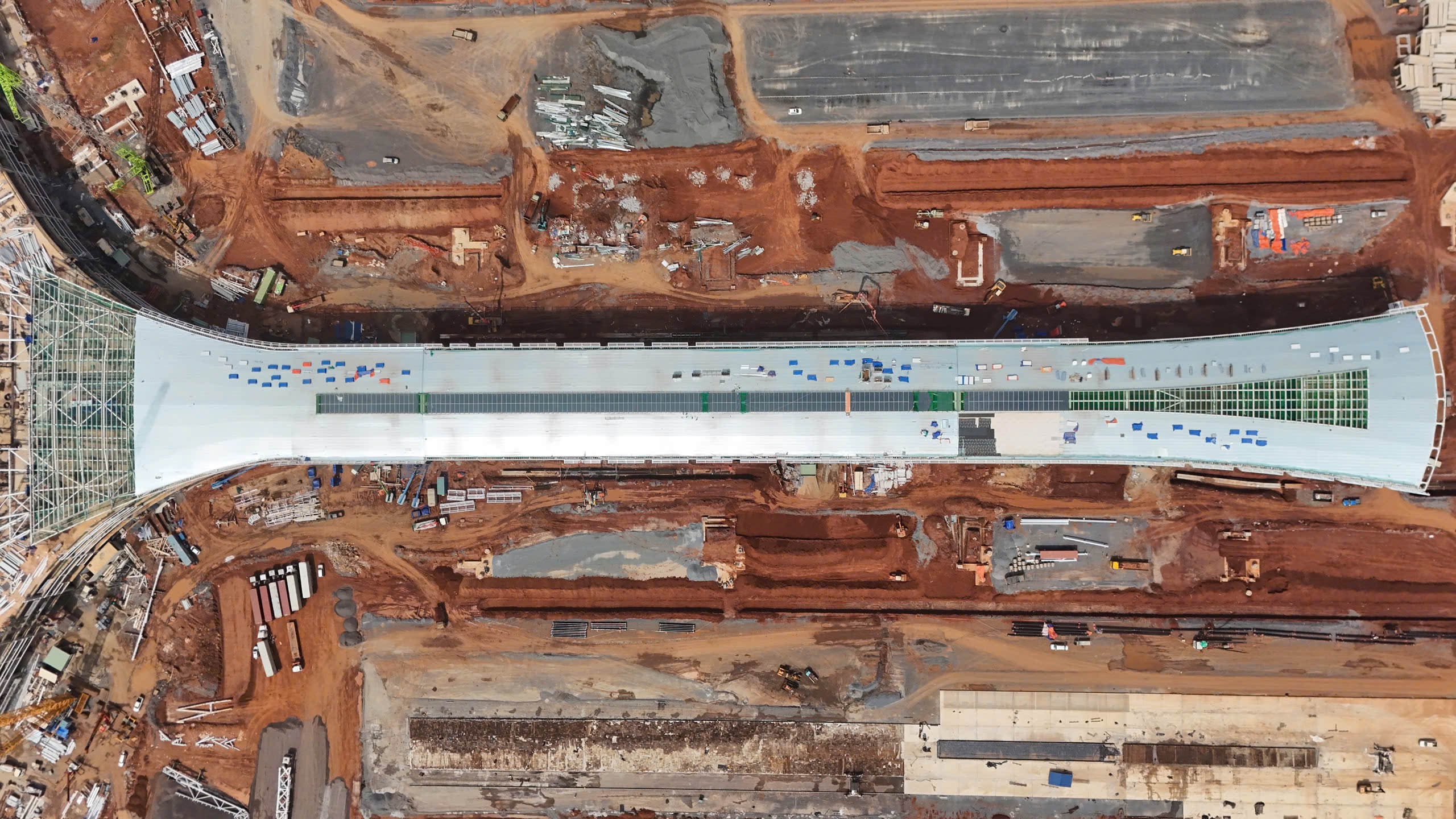 Bộ trưởng Bộ Xây dựng: Tăng tốc để cao tốc, sân bay Long Thành cán đích cuối năm 2025- Ảnh 3. Bộ trưởng Bộ Xây dựng: Tăng tốc để cao tốc, sân bay Long Thành cán đích cuối năm 2025- Ảnh 3.