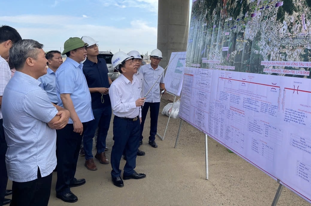 Bộ trưởng Trần Hồng Minh: Tiến độ giải phóng mặt bằng của Đồng Nai quá chậm- Ảnh 1. Bộ trưởng Trần Hồng Minh: Tiến độ giải phóng mặt bằng của Đồng Nai quá chậm- Ảnh 1.