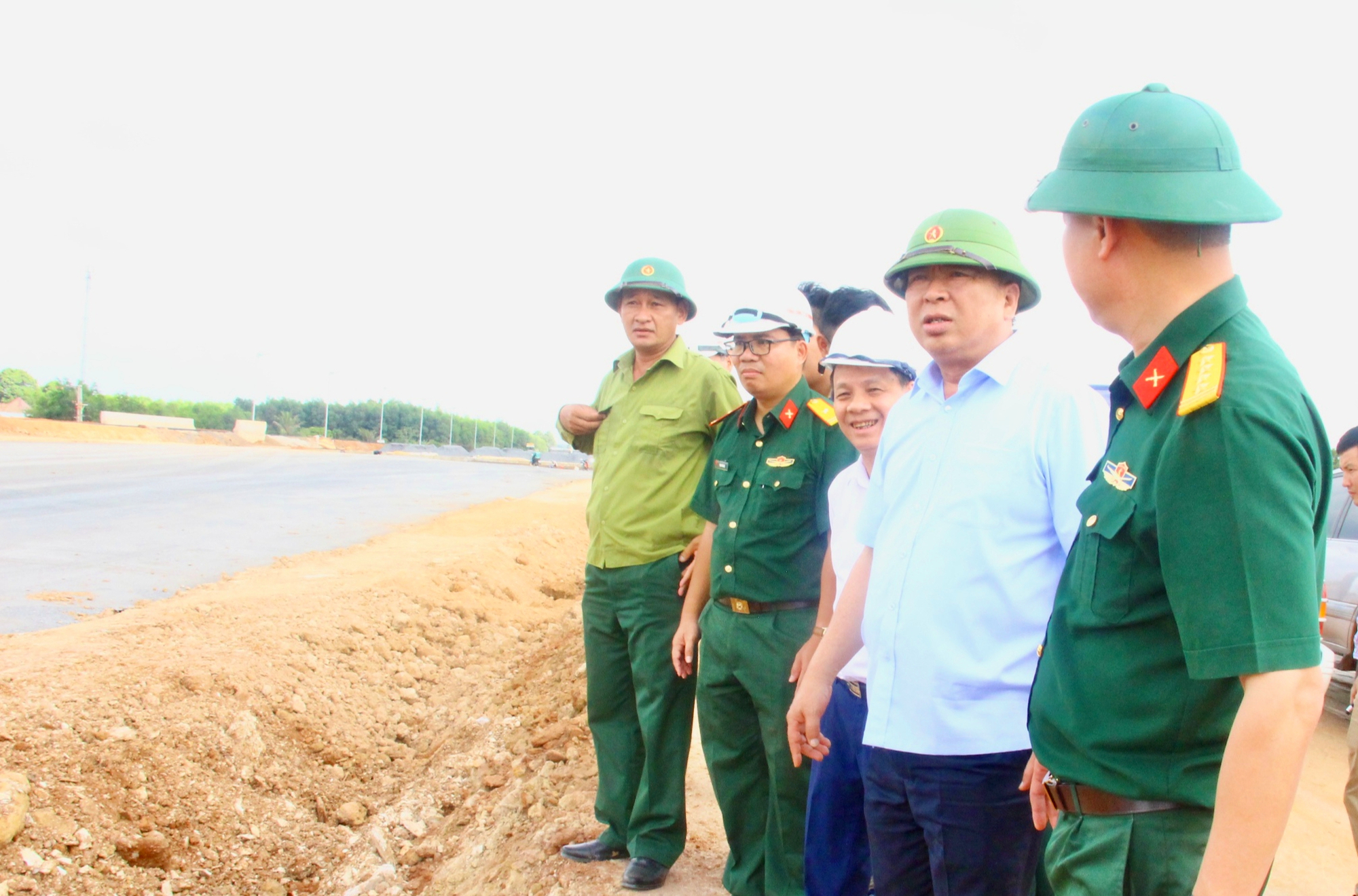 Bộ trưởng Trần Hồng Minh: Tiến độ giải phóng mặt bằng của Đồng Nai quá chậm- Ảnh 3. Bộ trưởng Trần Hồng Minh: Tiến độ giải phóng mặt bằng của Đồng Nai quá chậm- Ảnh 3.
