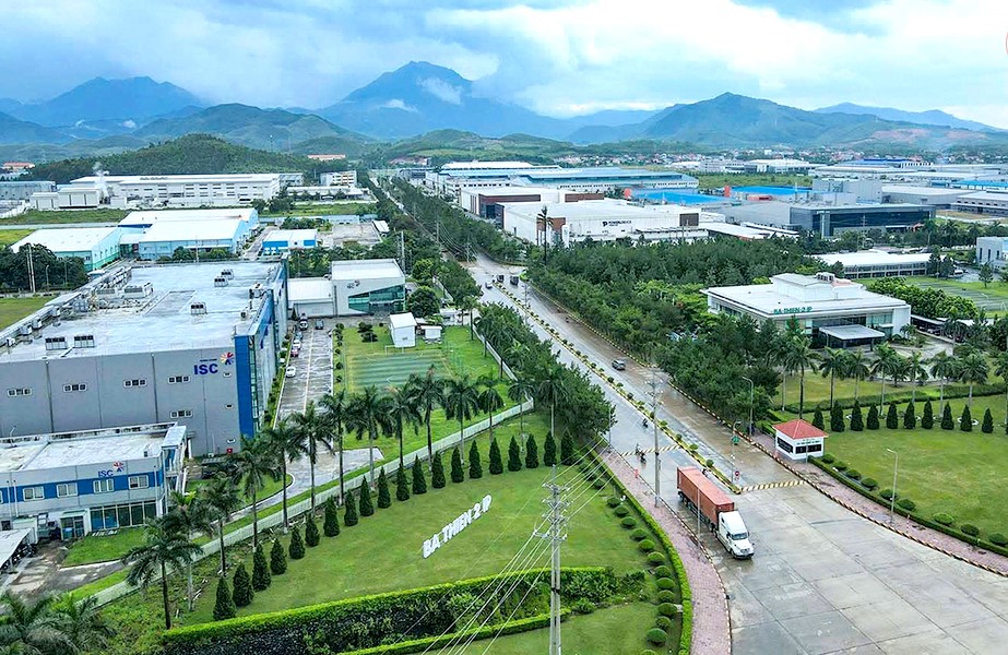Vĩnh Phúc: Cải cách hành chính, thu hút đầu tư, phát triển công nghiệp xanh- Ảnh 2. Vĩnh Phúc: Cải cách hành chính, thu hút đầu tư, phát triển công nghiệp xanh- Ảnh 2.