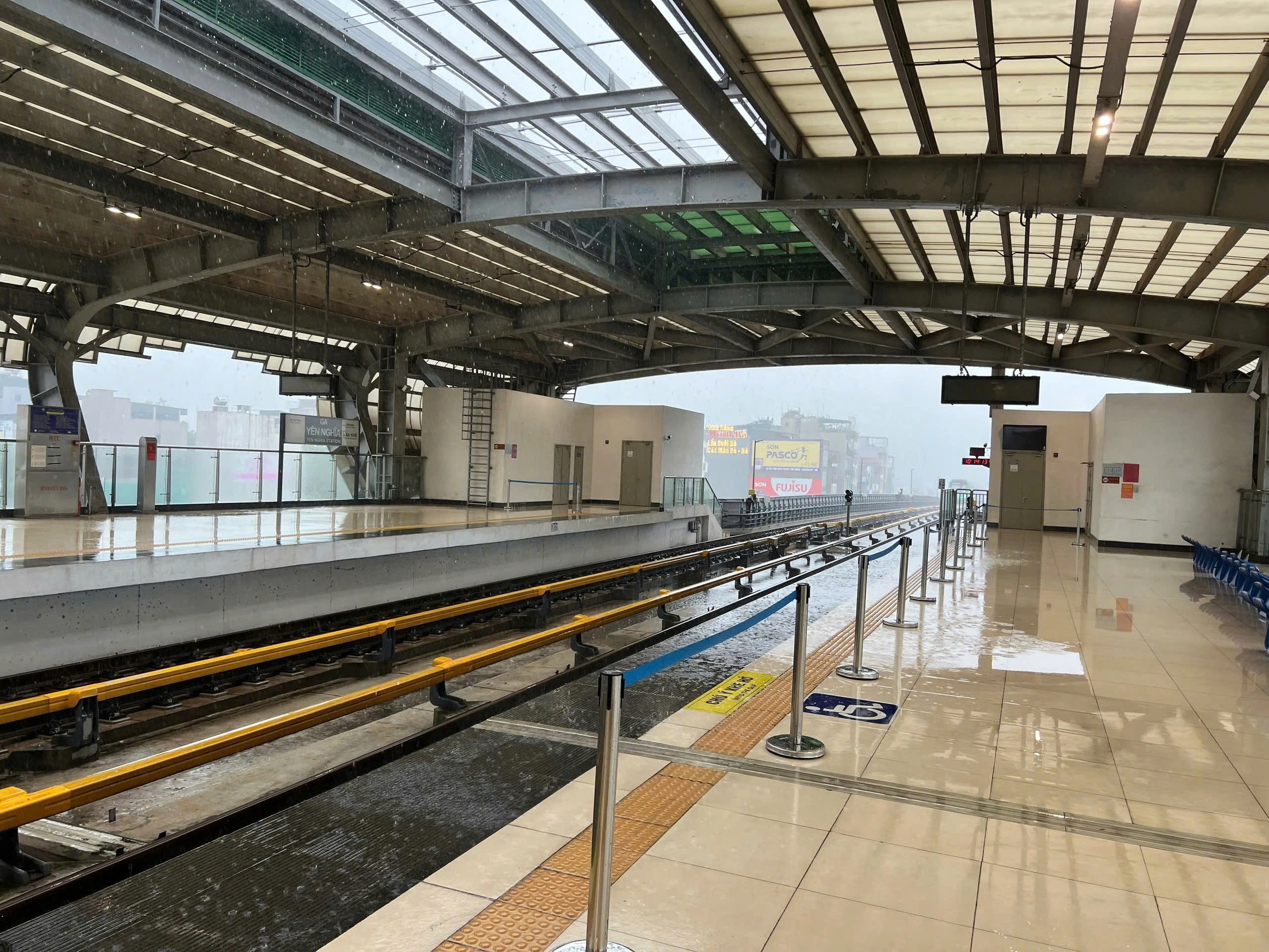 Hà Nội yêu cầu khẩn trương khắc phục sự cố nước tràn vào ga metro Cát Linh - Hà Đông- Ảnh 1. Hà Nội yêu cầu khẩn trương khắc phục sự cố nước tràn vào ga metro Cát Linh - Hà Đông- Ảnh 1.