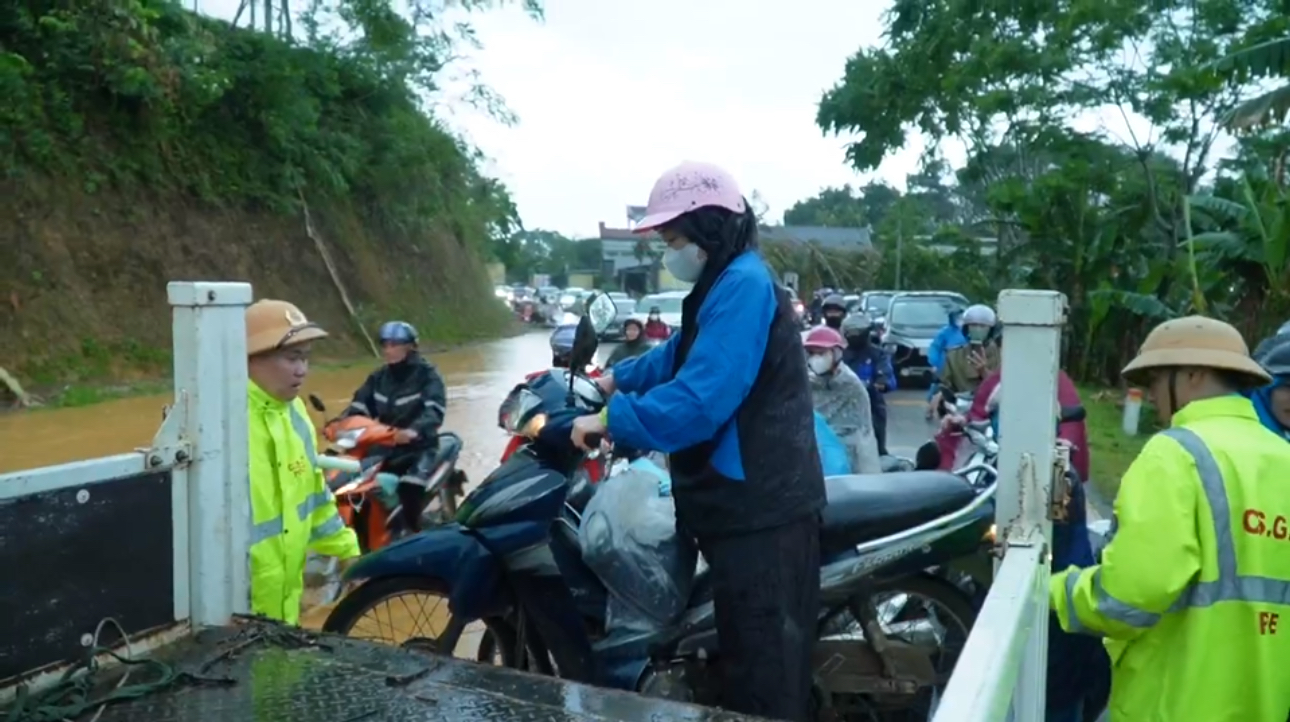 Tuyên Quang đảm bảo an toàn giao thông tuyến quốc lộ 2 mùa mưa lũ- Ảnh 2.